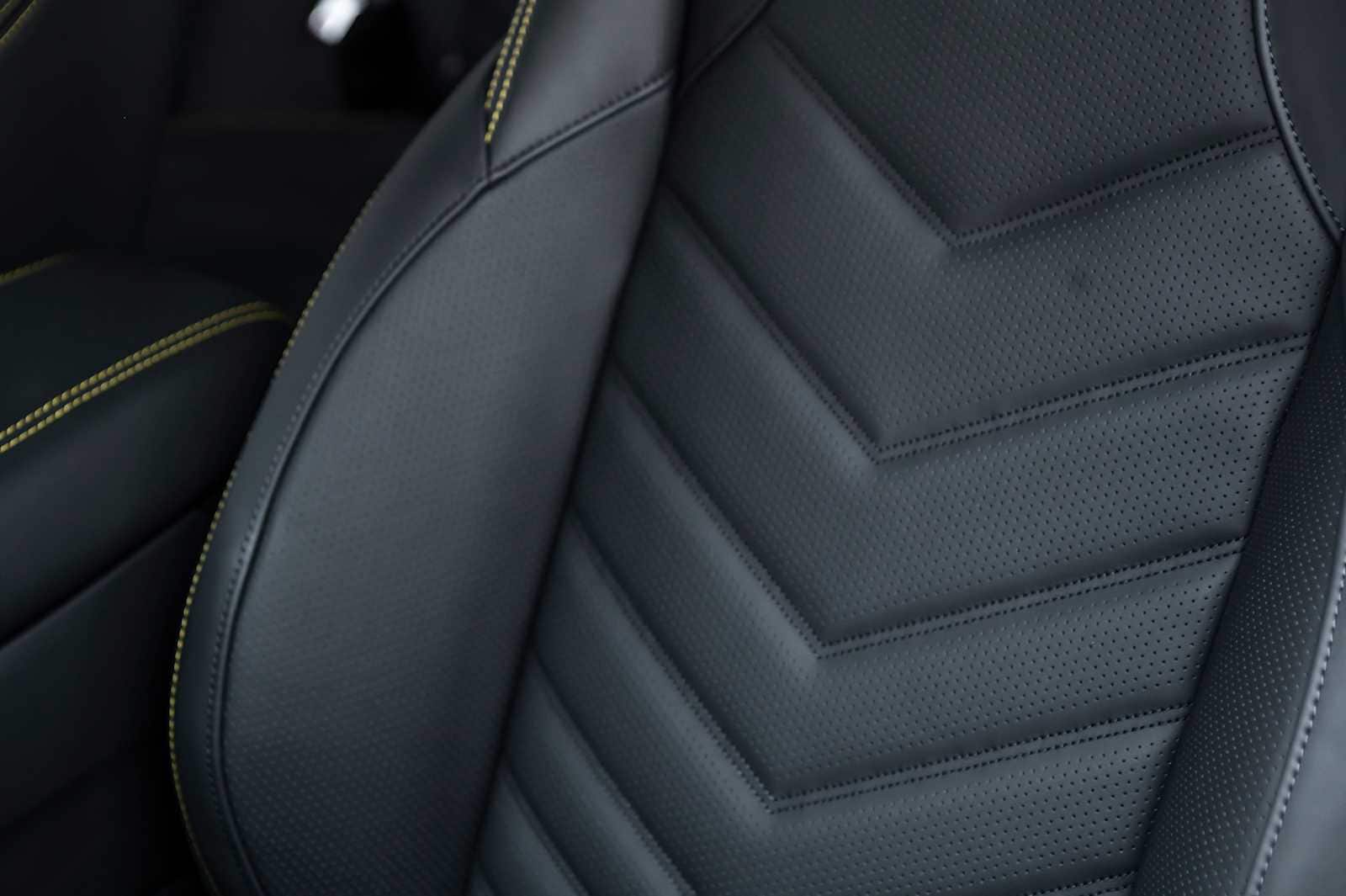 new 2025 Maserati Grecale car, priced at $93,965