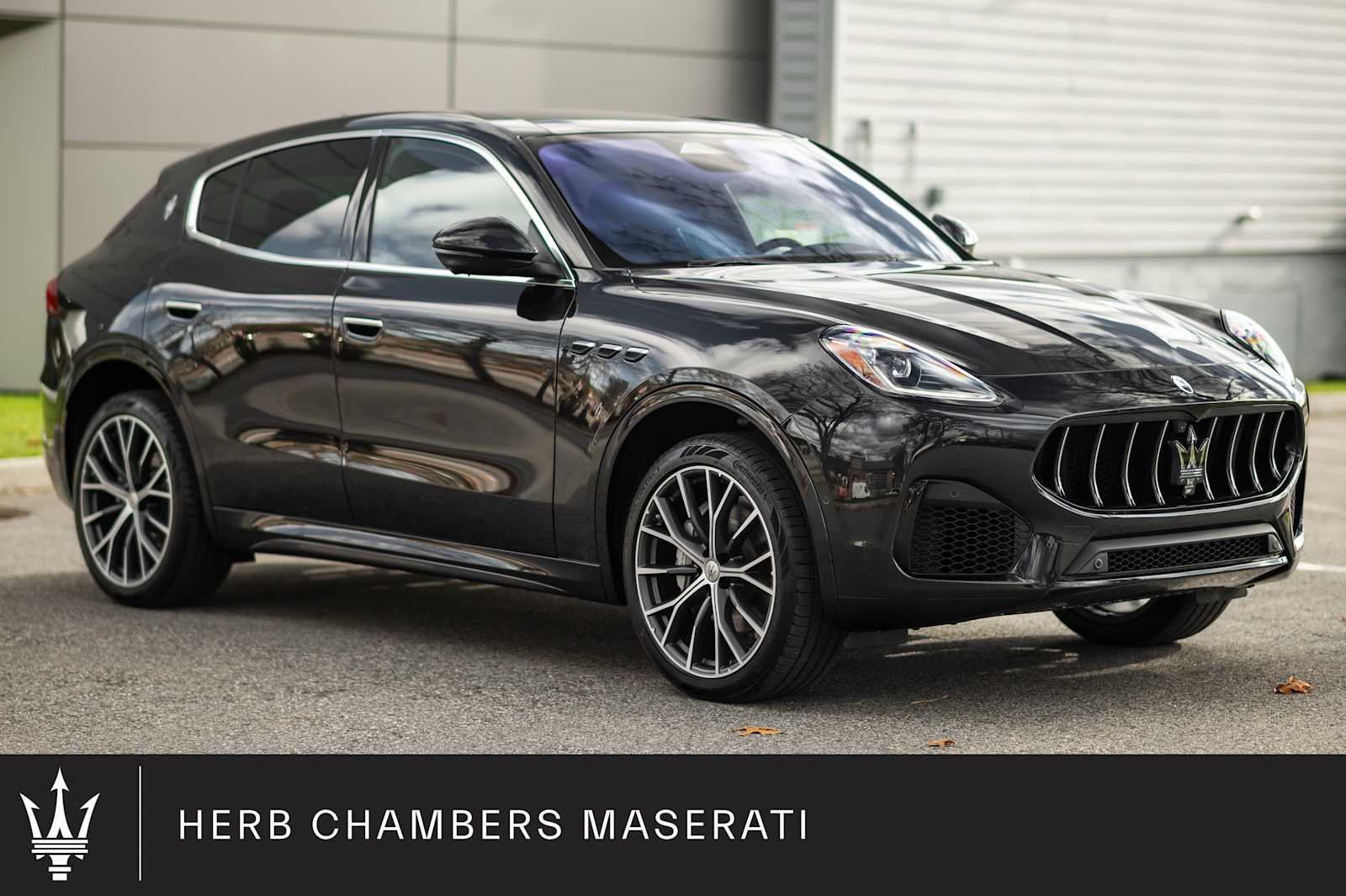 new 2025 Maserati Grecale car, priced at $94,575
