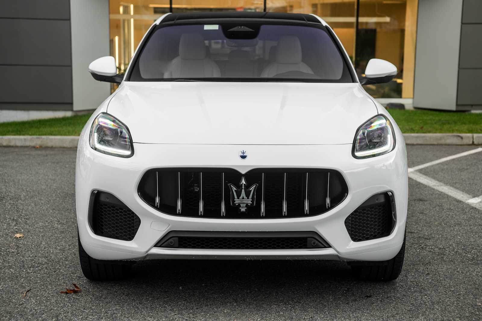 new 2025 Maserati Grecale car, priced at $96,385