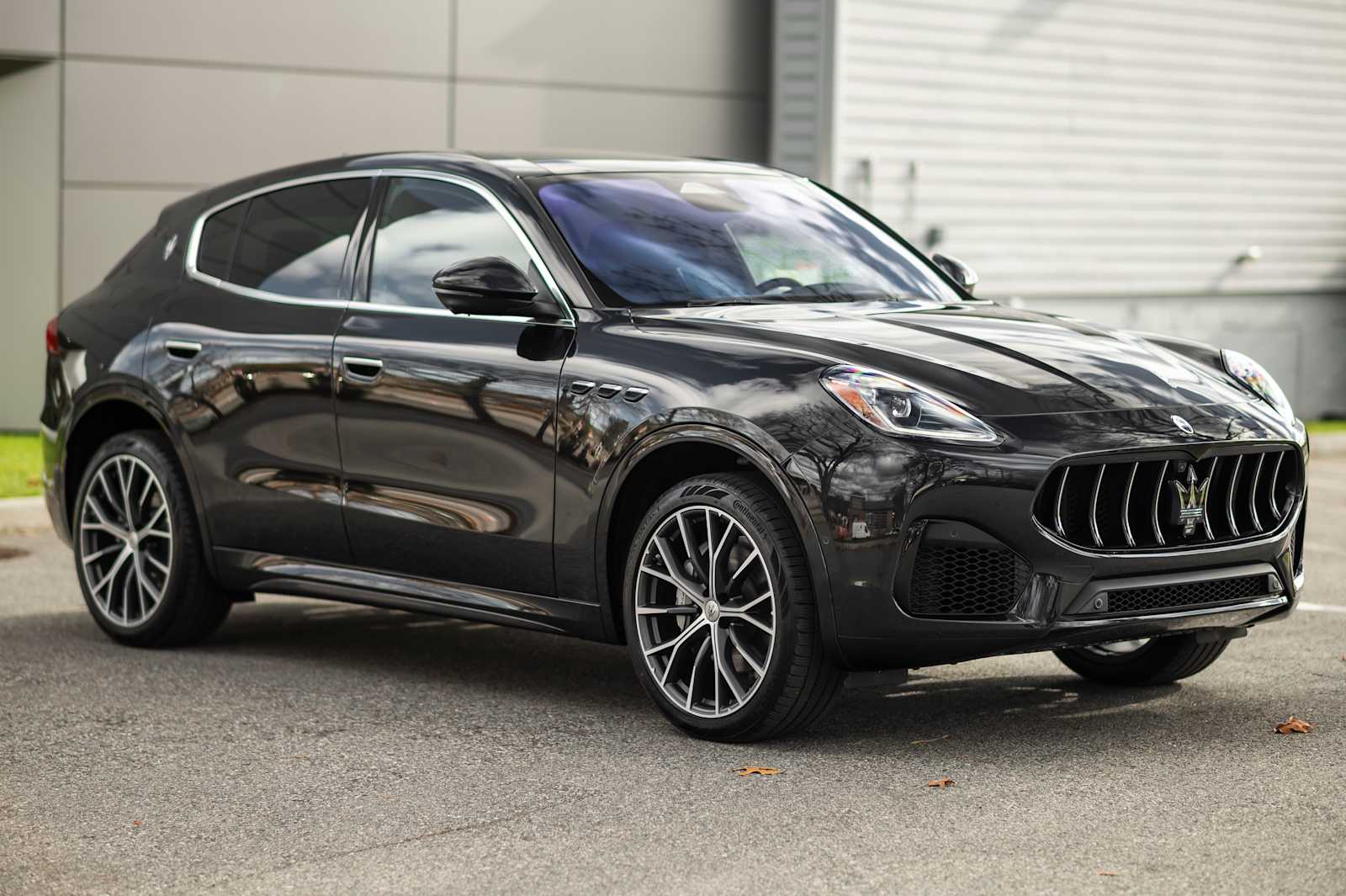 new 2025 Maserati Grecale car, priced at $94,575