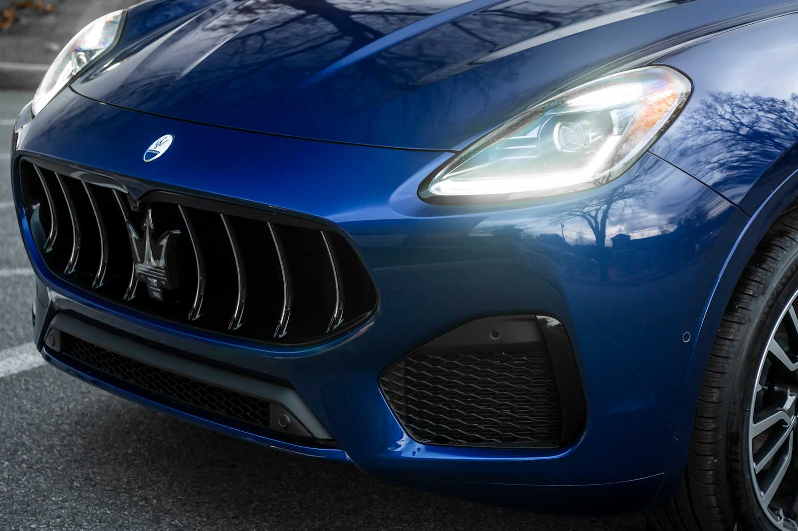 new 2025 Maserati Grecale car, priced at $93,965