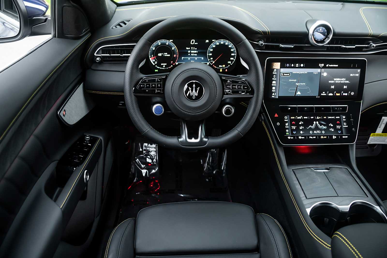 new 2025 Maserati Grecale car, priced at $93,965