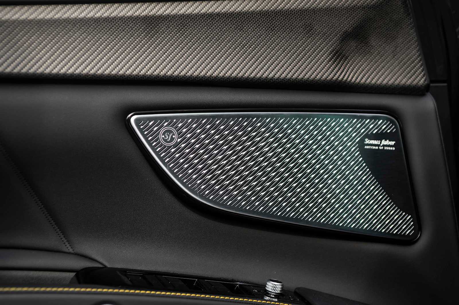new 2025 Maserati Grecale car, priced at $100,985