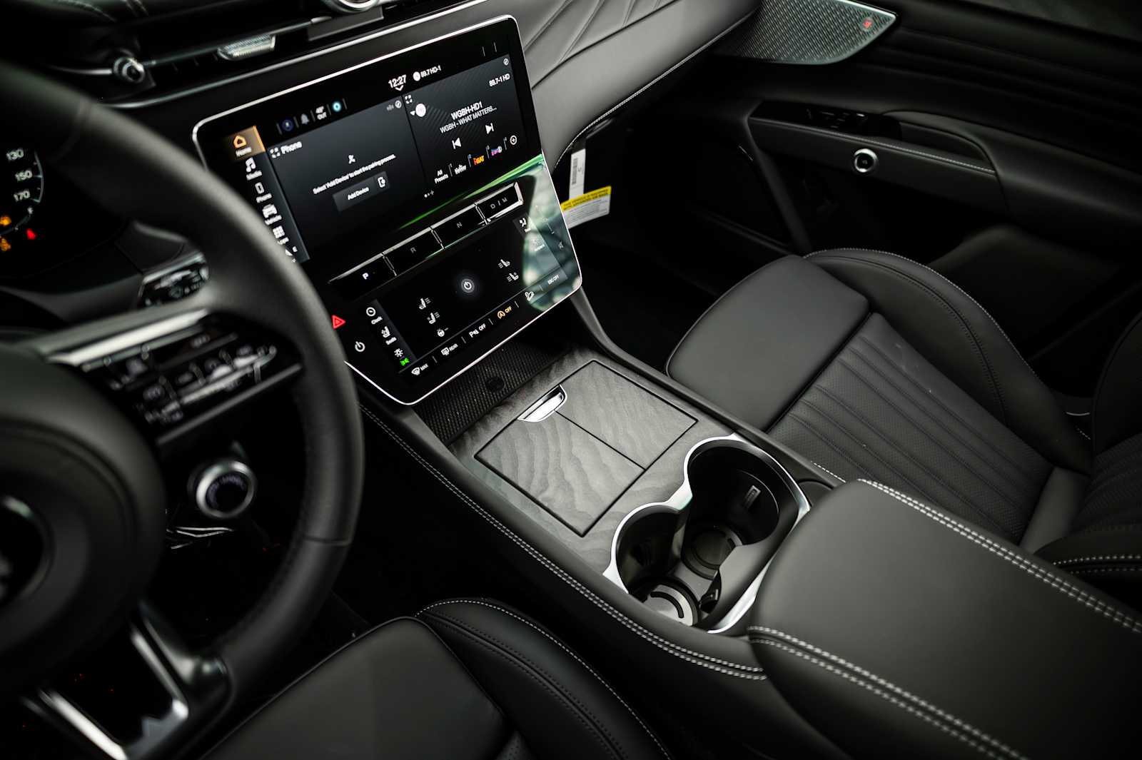 new 2025 Maserati Grecale car, priced at $94,575