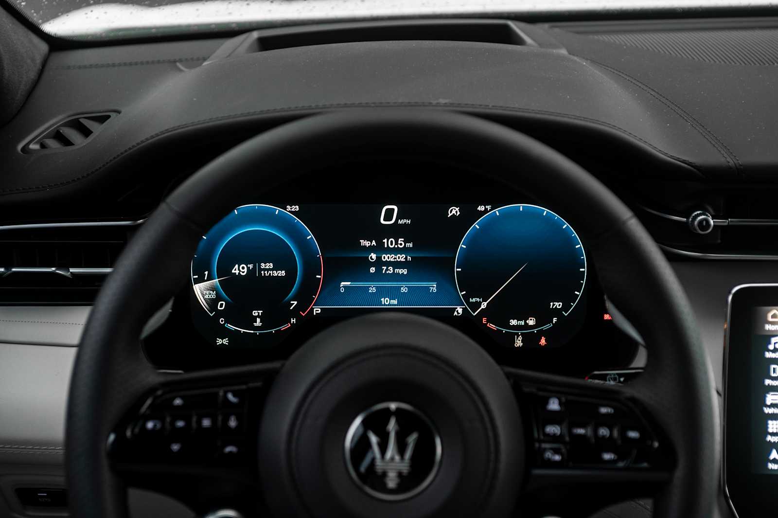 new 2025 Maserati Grecale car, priced at $96,385