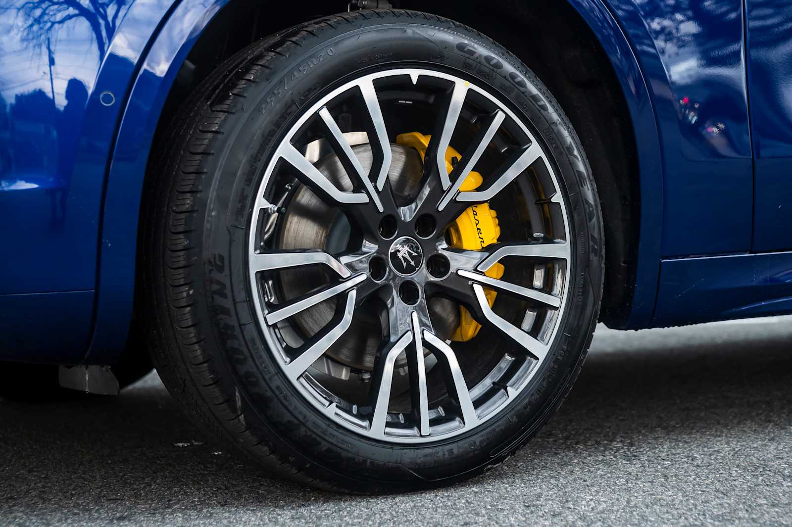 new 2025 Maserati Grecale car, priced at $93,965