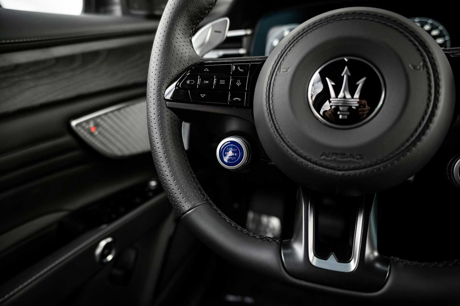 new 2025 Maserati Grecale car, priced at $94,575