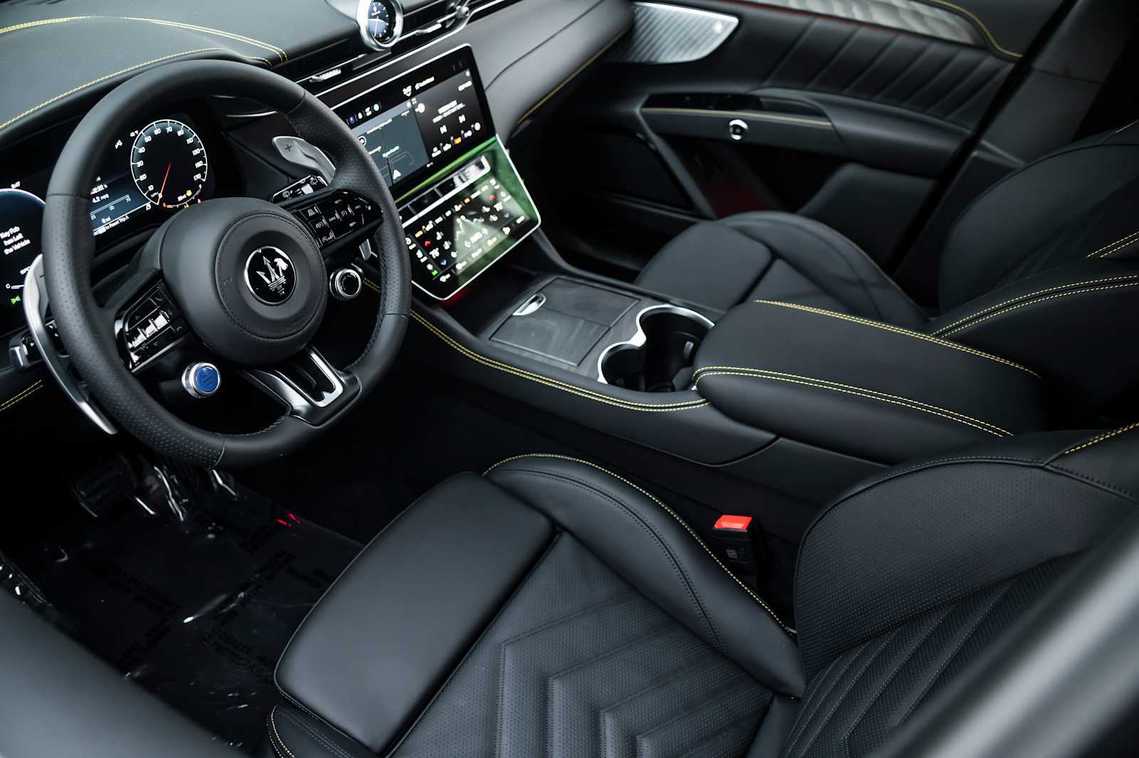 new 2025 Maserati Grecale car, priced at $93,965