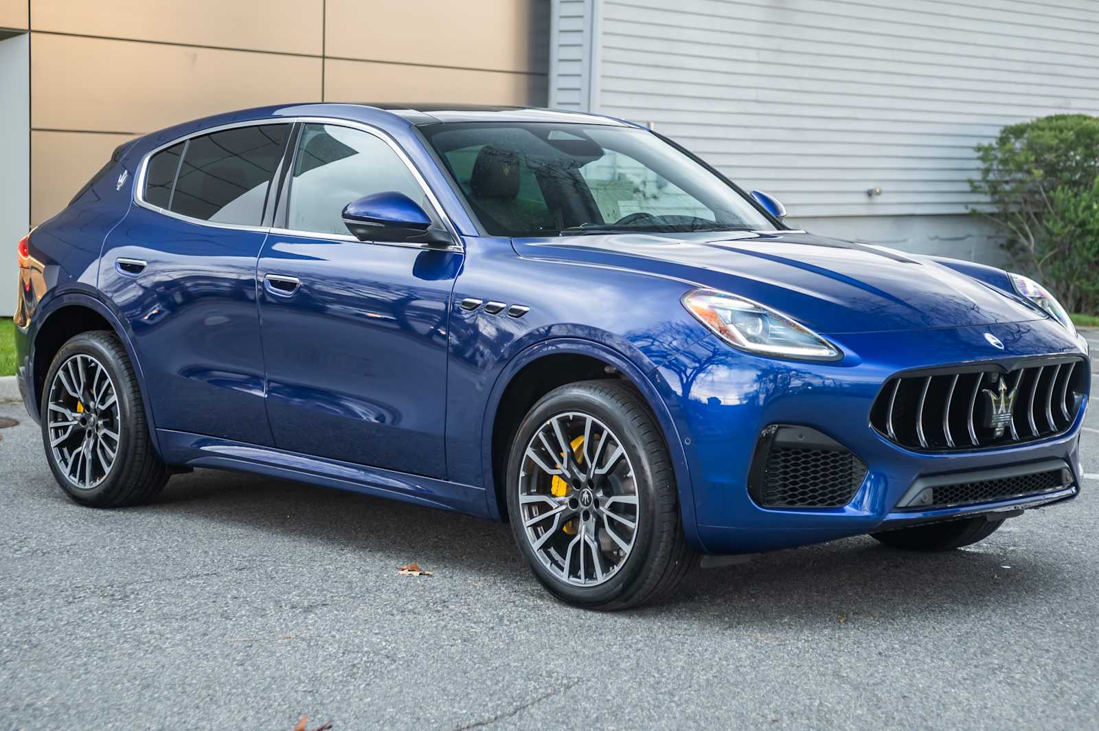 new 2025 Maserati Grecale car, priced at $93,965