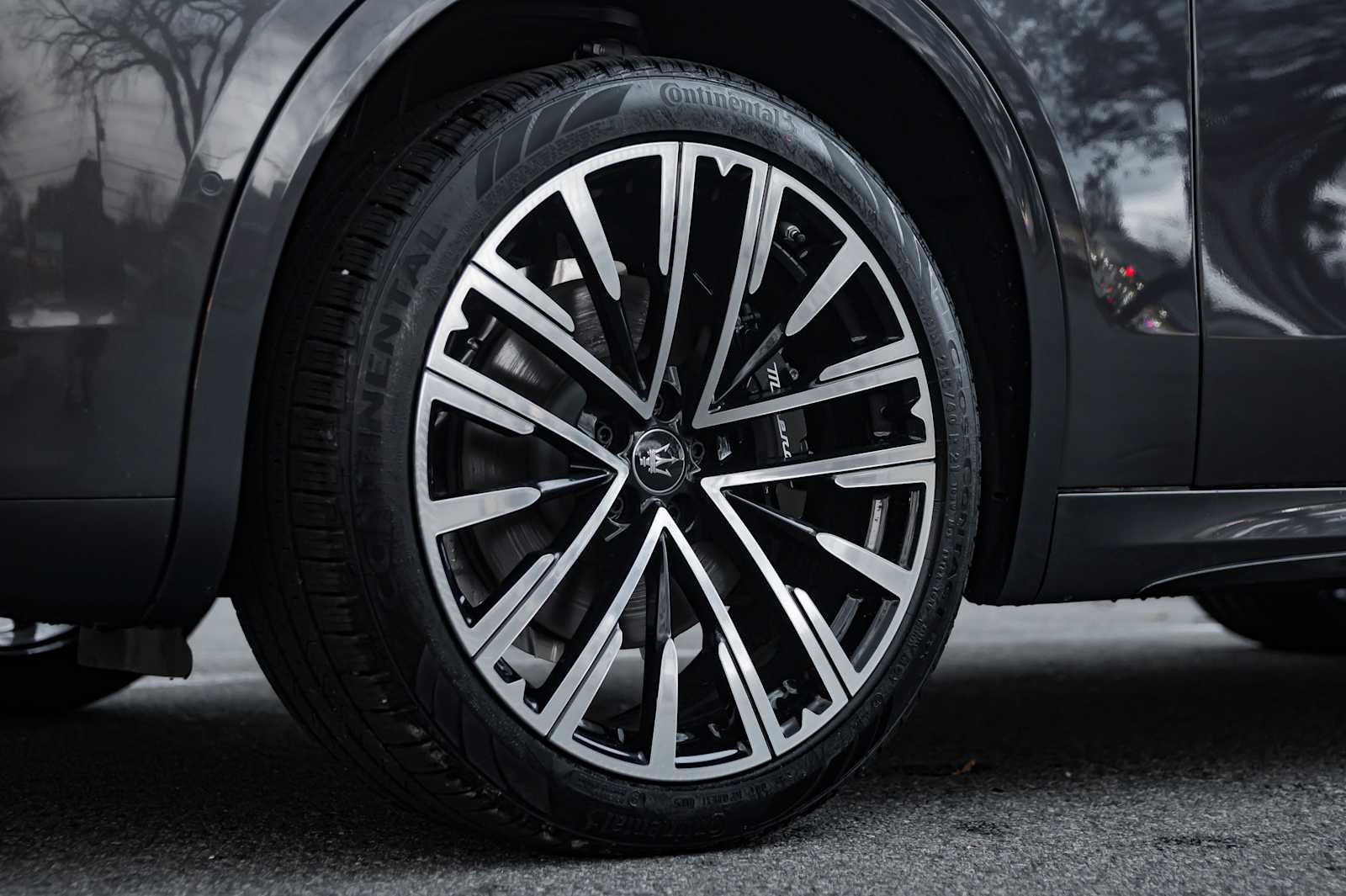 new 2025 Maserati Grecale car, priced at $96,505