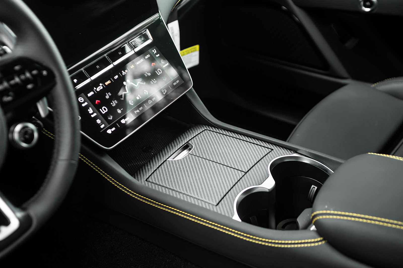 new 2025 Maserati Grecale car, priced at $100,985