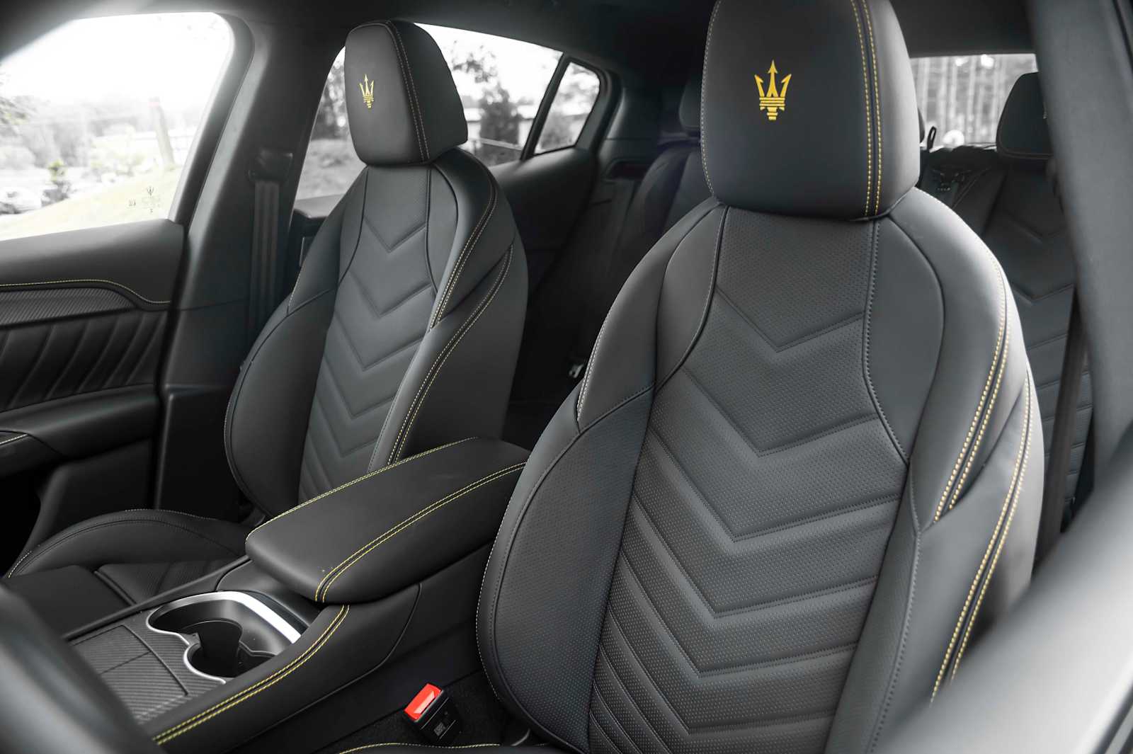new 2025 Maserati Grecale car, priced at $100,985