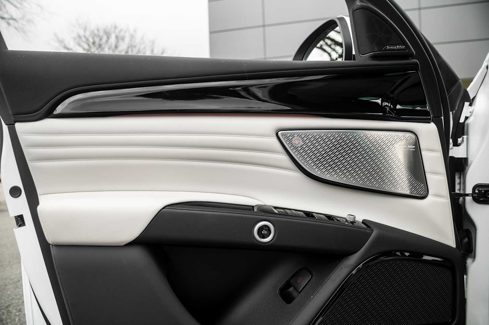 new 2025 Maserati Grecale car, priced at $96,385