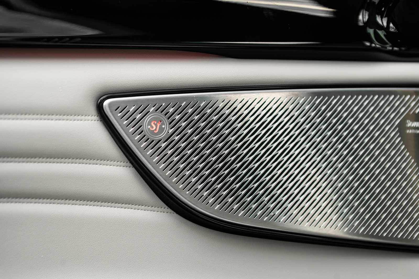 new 2025 Maserati Grecale car, priced at $96,385