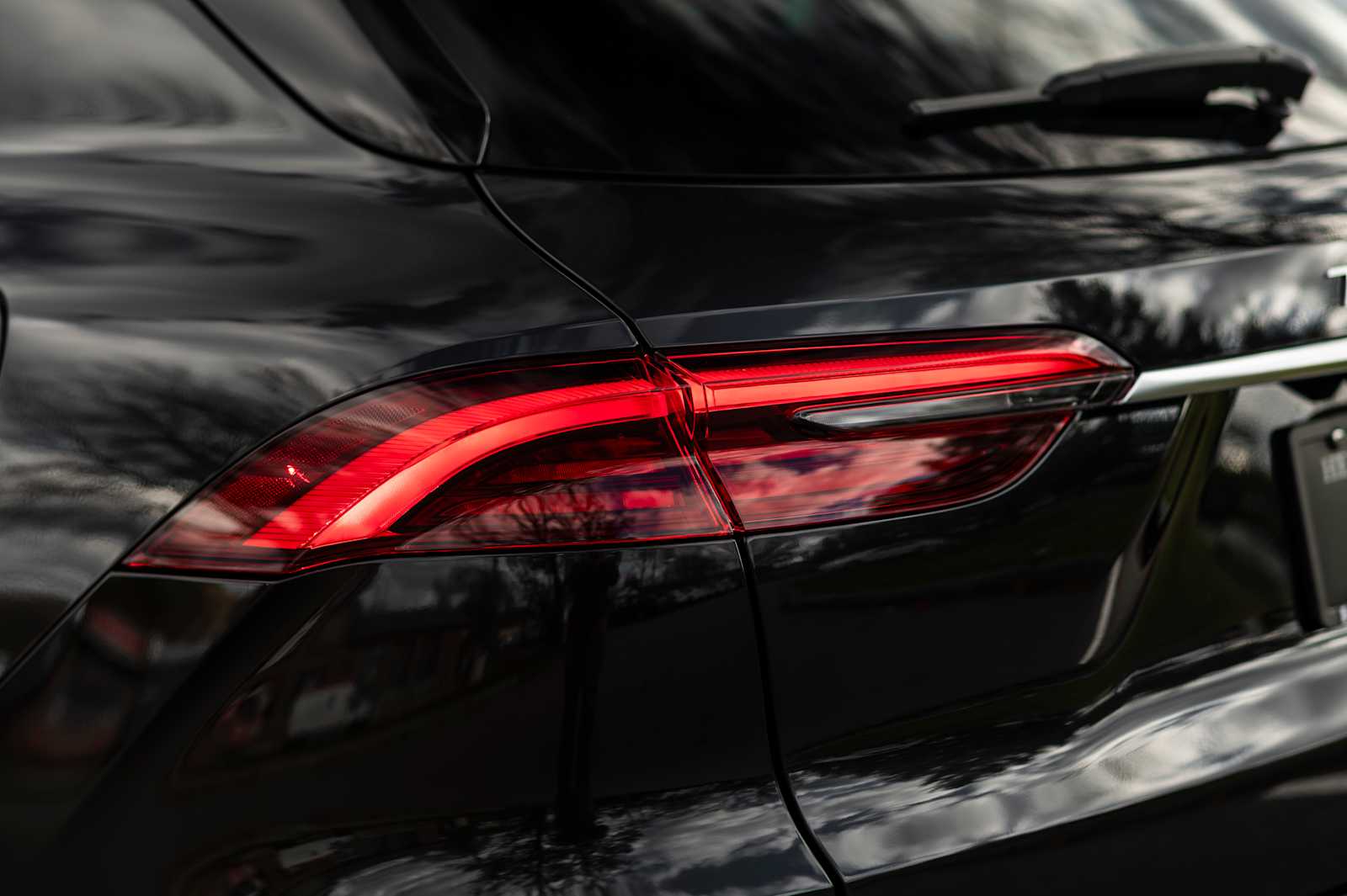 new 2025 Maserati Grecale car, priced at $94,575