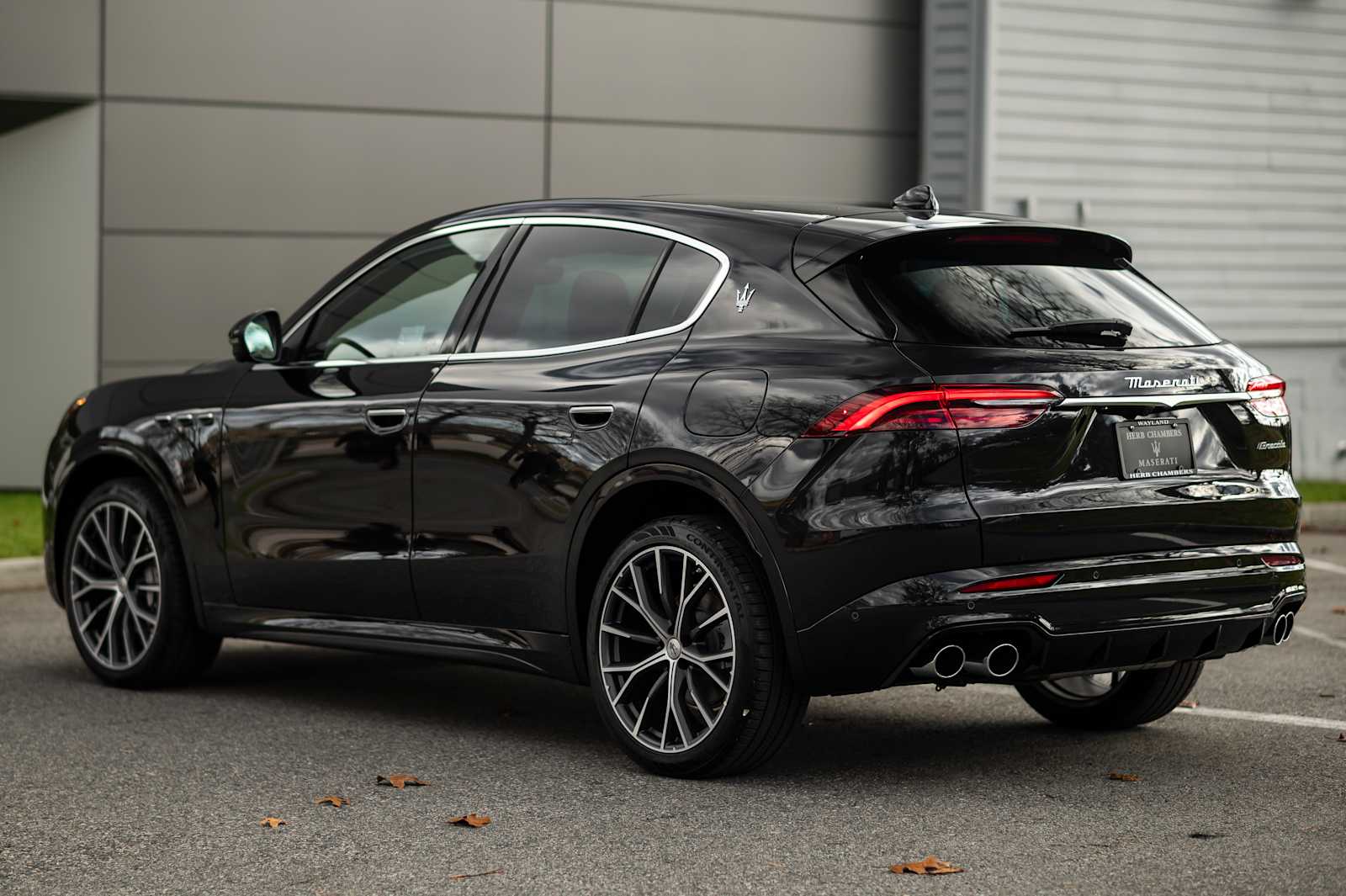 new 2025 Maserati Grecale car, priced at $94,575