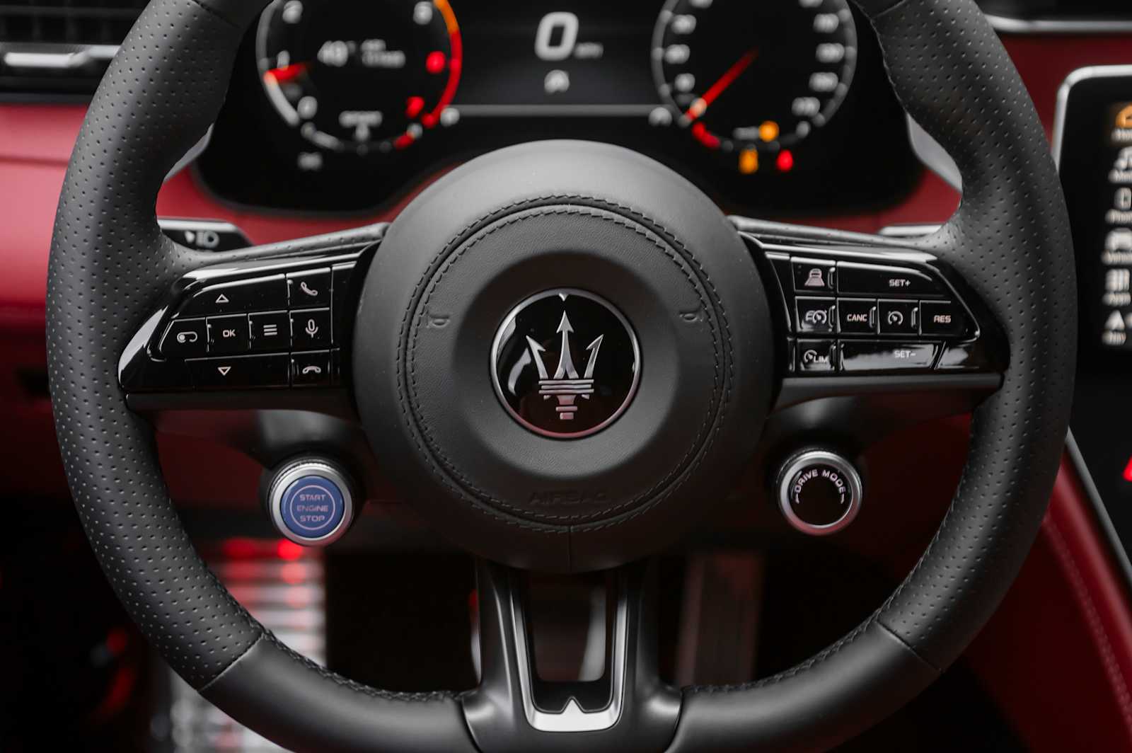 new 2025 Maserati Grecale car, priced at $96,505