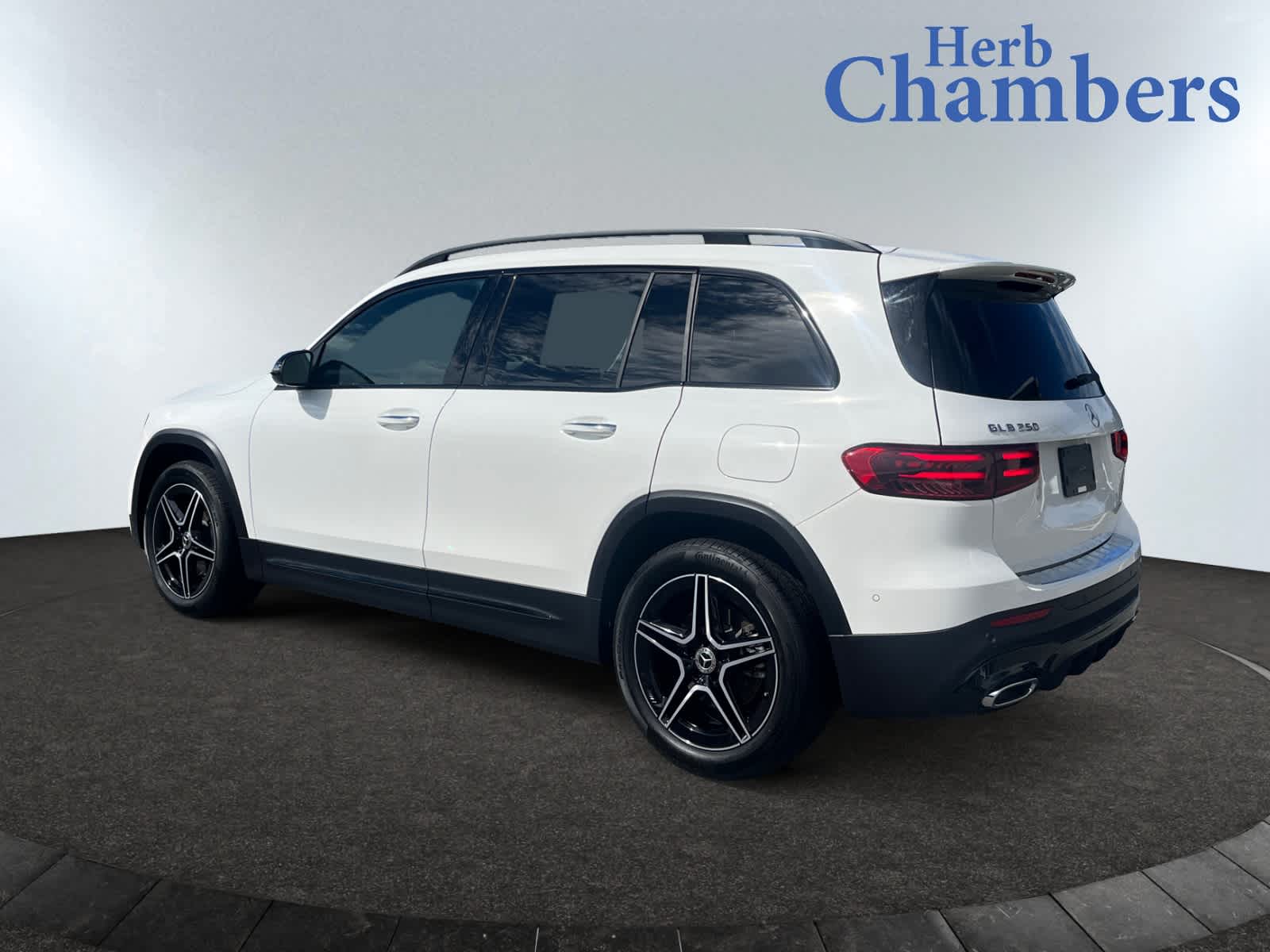 used 2025 Mercedes-Benz GLB 250 car, priced at $45,497