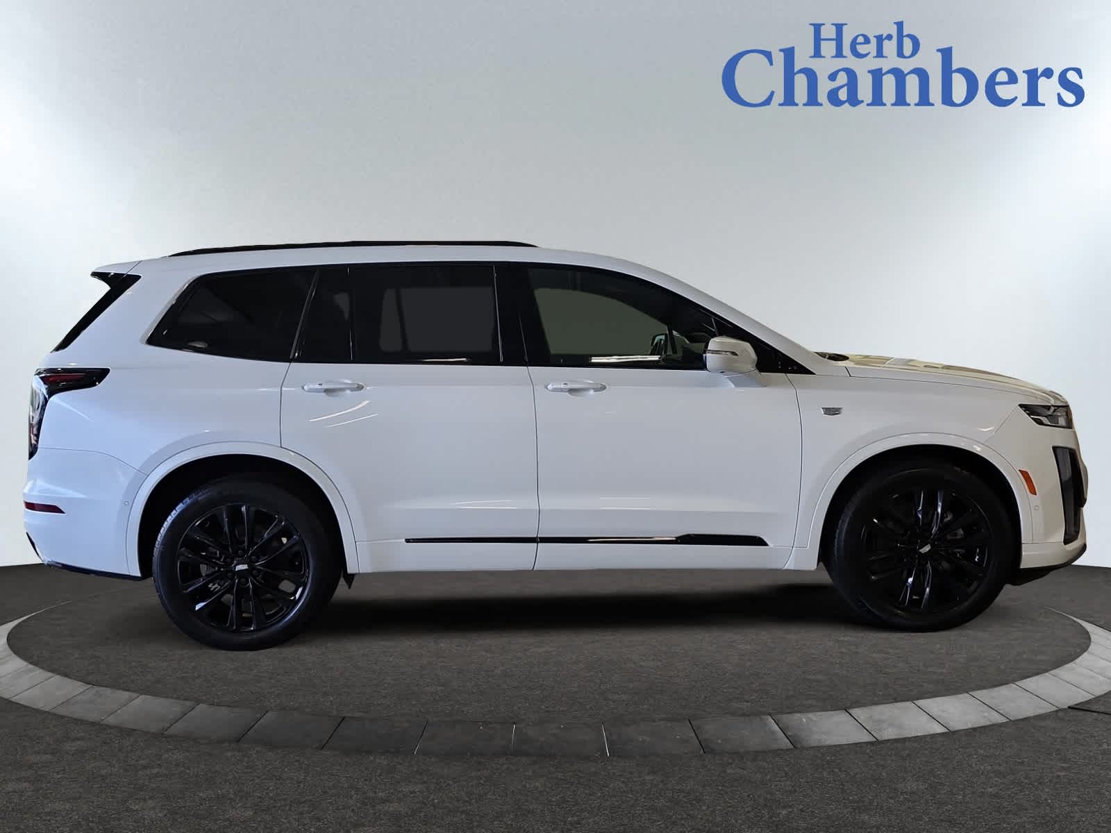 used 2021 Cadillac XT6 car, priced at $28,496