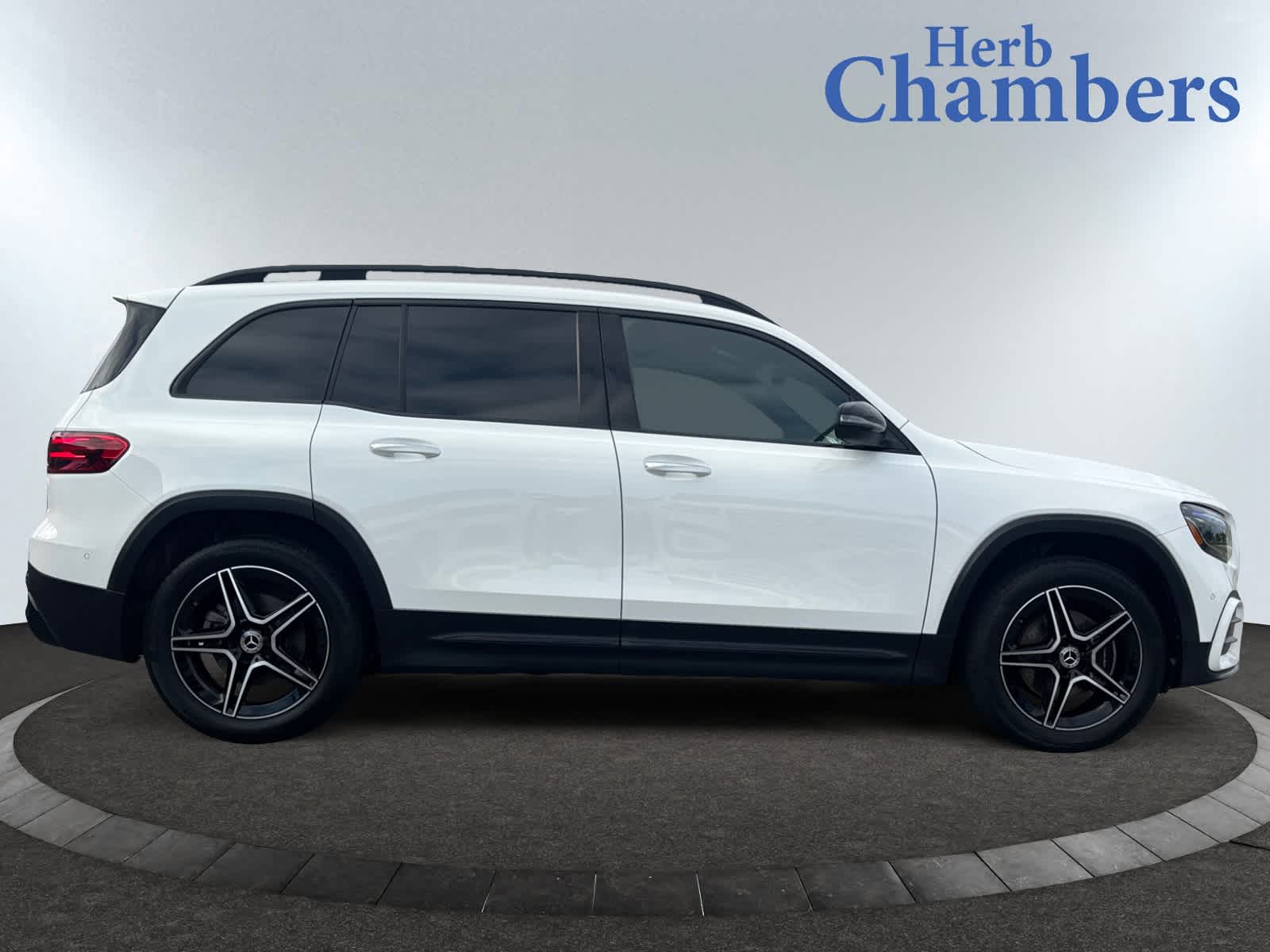 used 2025 Mercedes-Benz GLB 250 car, priced at $47,998