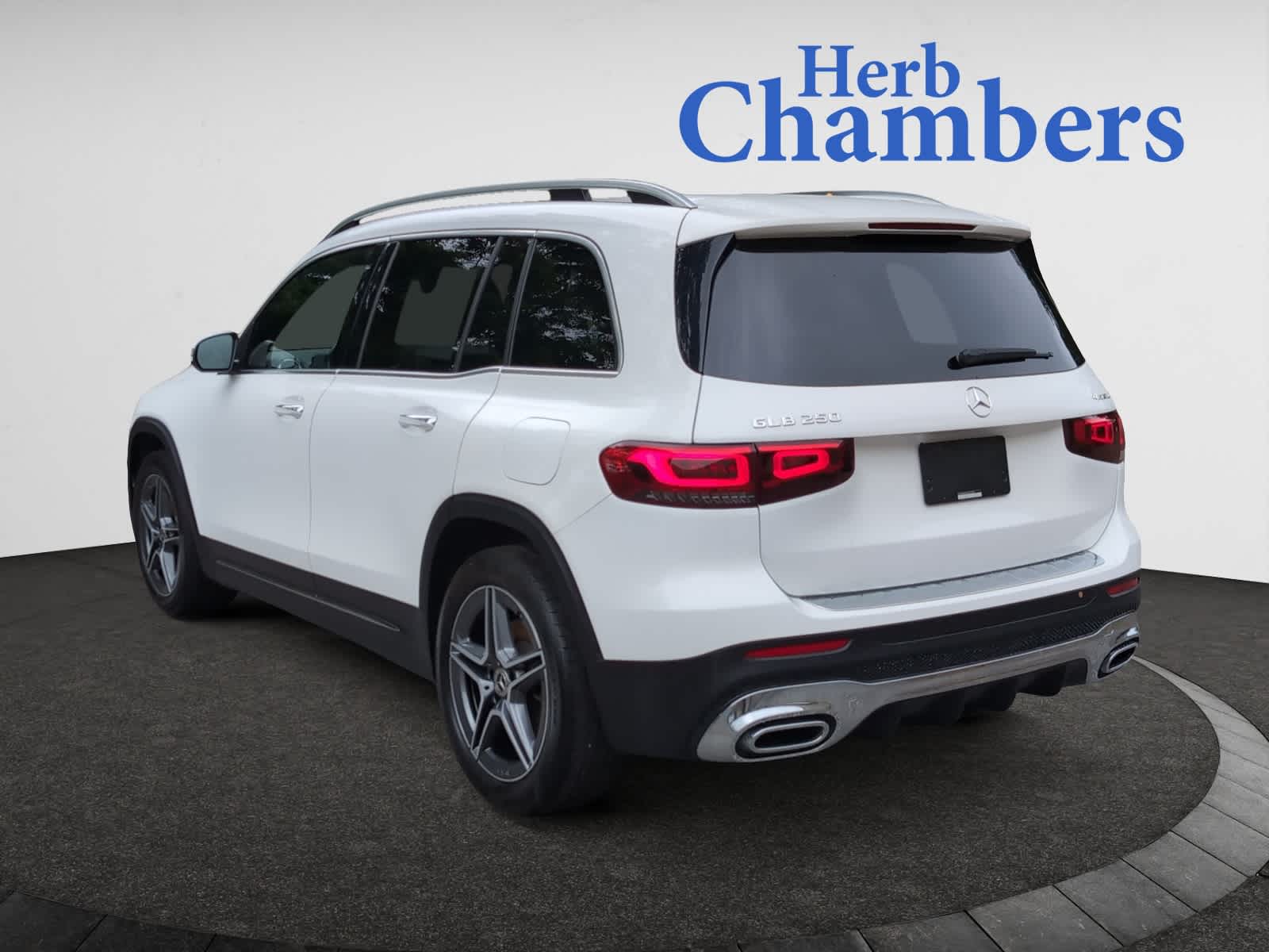 used 2022 Mercedes-Benz GLB 250 car, priced at $27,397