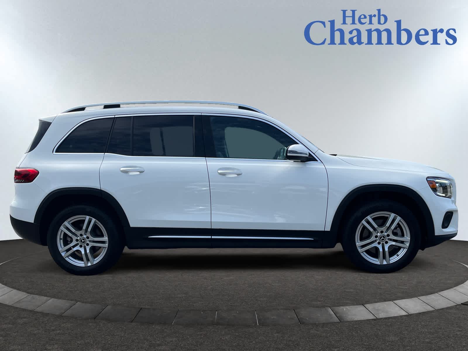 used 2022 Mercedes-Benz GLB 250 car, priced at $31,998