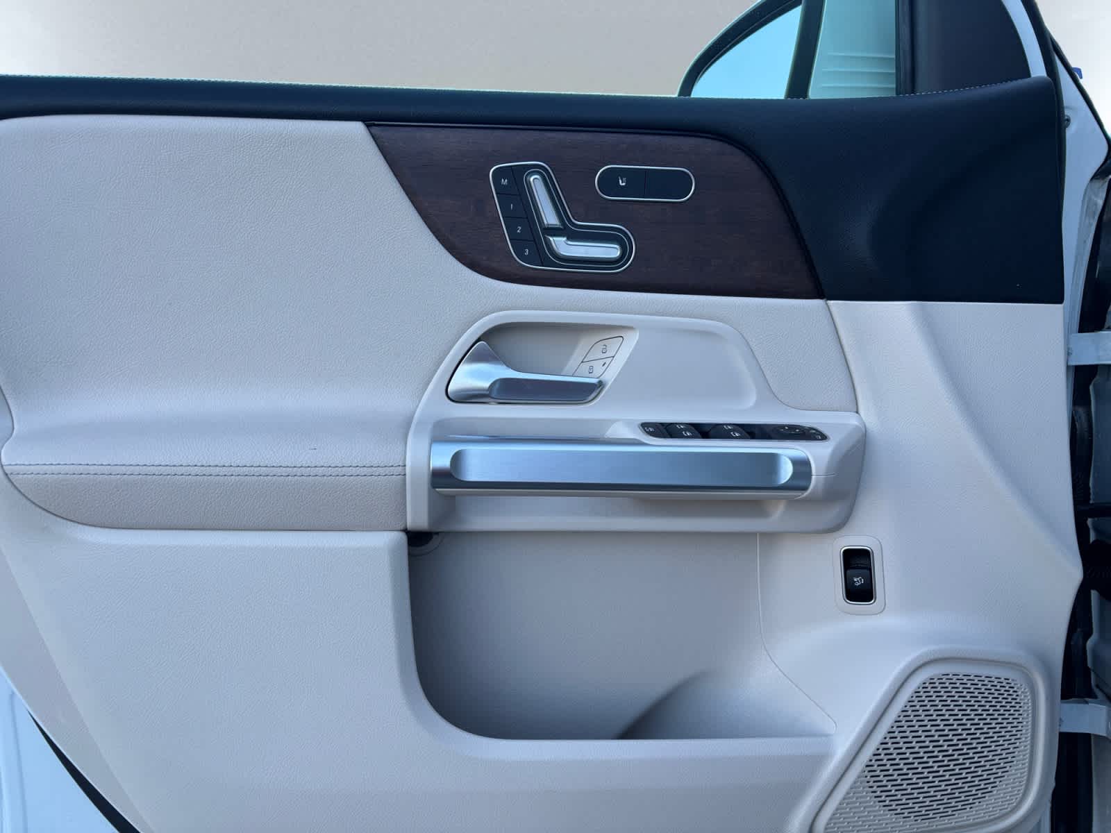 used 2020 Mercedes-Benz GLB 250 car, priced at $24,497