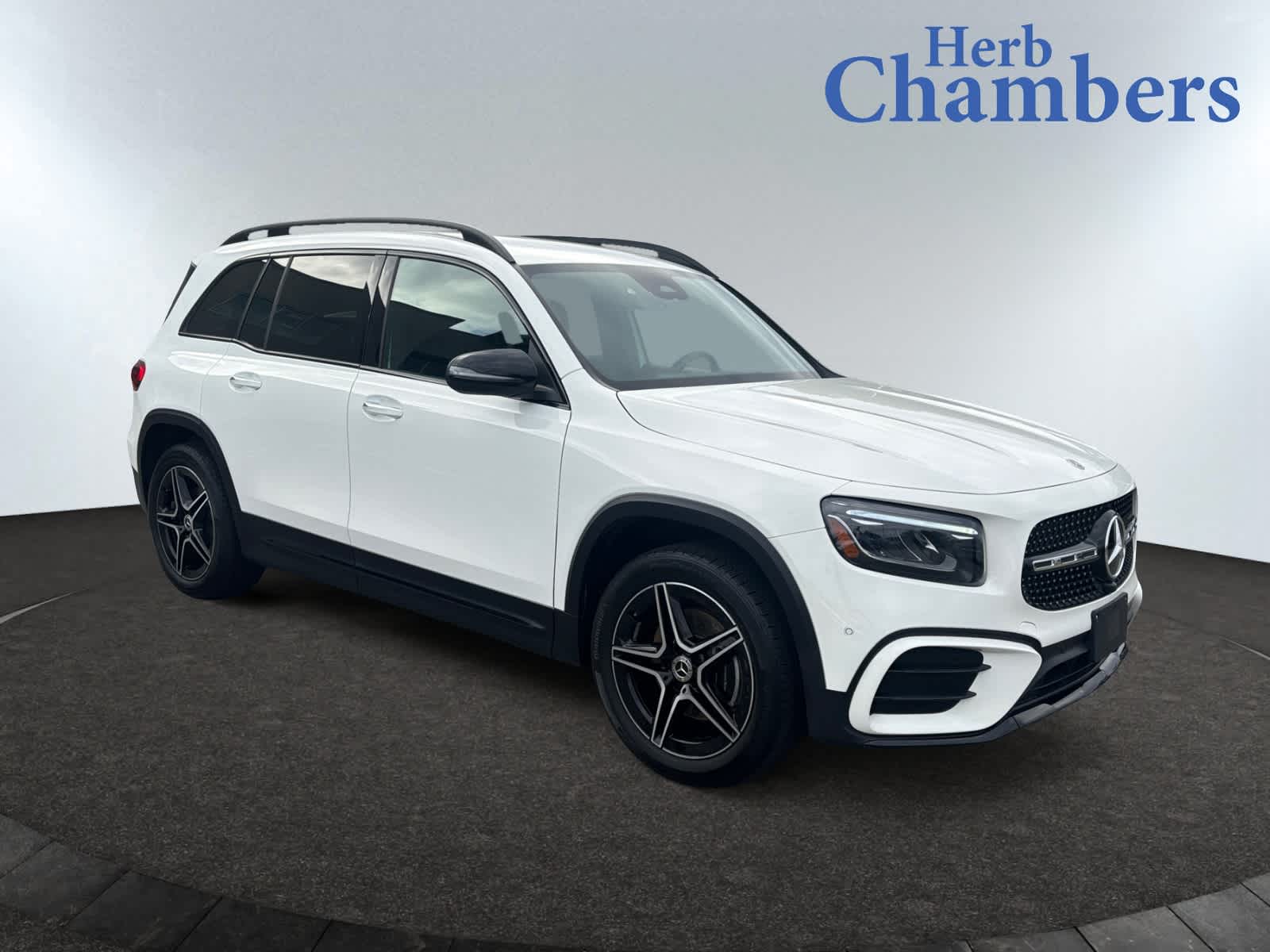 used 2025 Mercedes-Benz GLB 250 car, priced at $47,998
