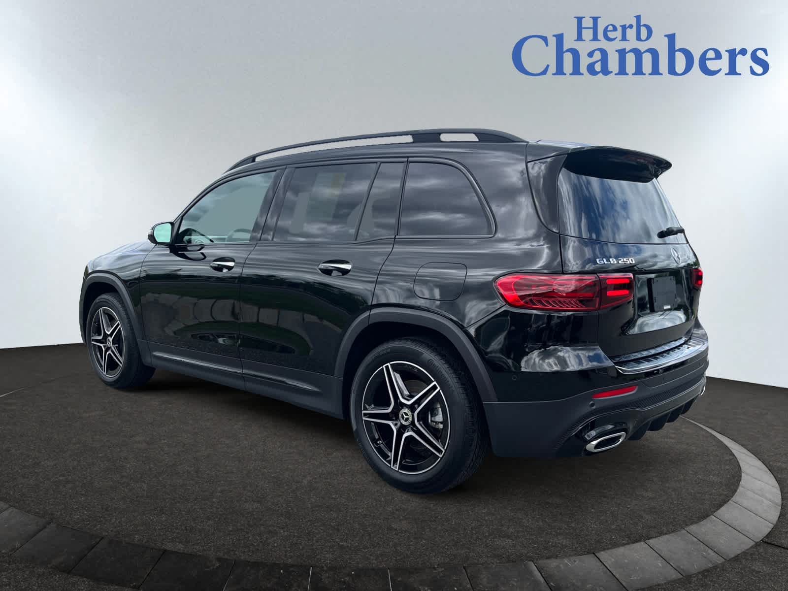 used 2025 Mercedes-Benz GLB 250 car, priced at $43,598