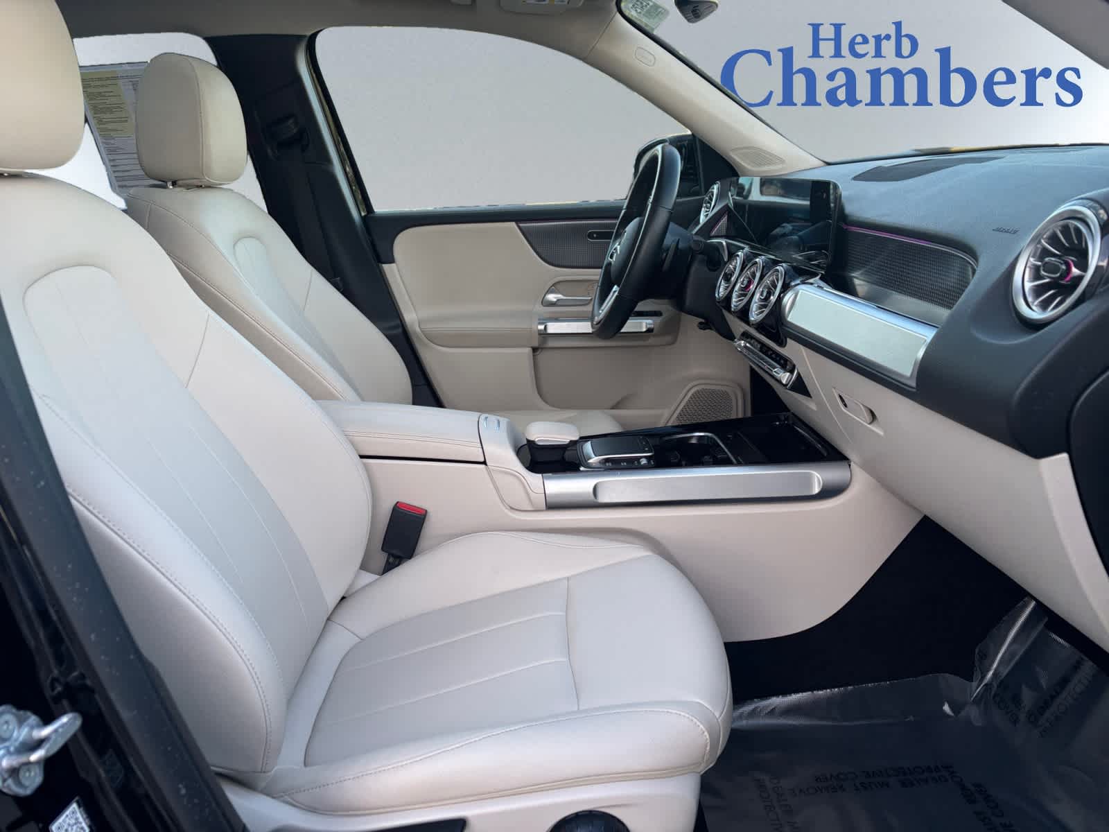 used 2022 Mercedes-Benz GLB 250 car, priced at $32,698