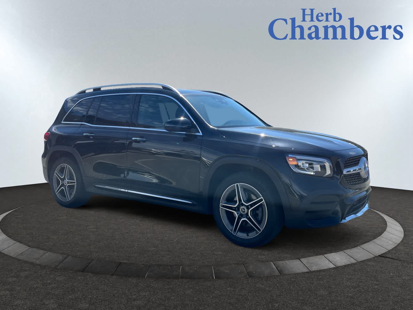 used 2021 Mercedes-Benz GLB 250 car, priced at $31,498