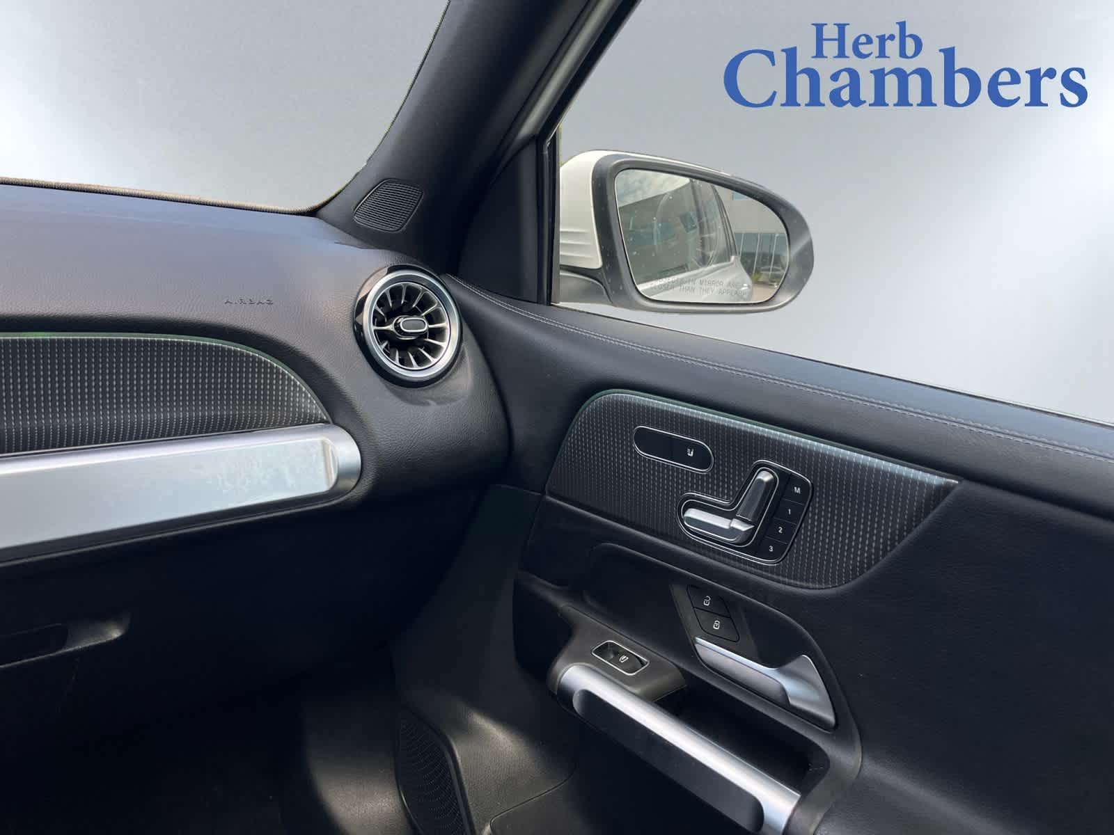 used 2022 Mercedes-Benz GLB 250 car, priced at $31,998