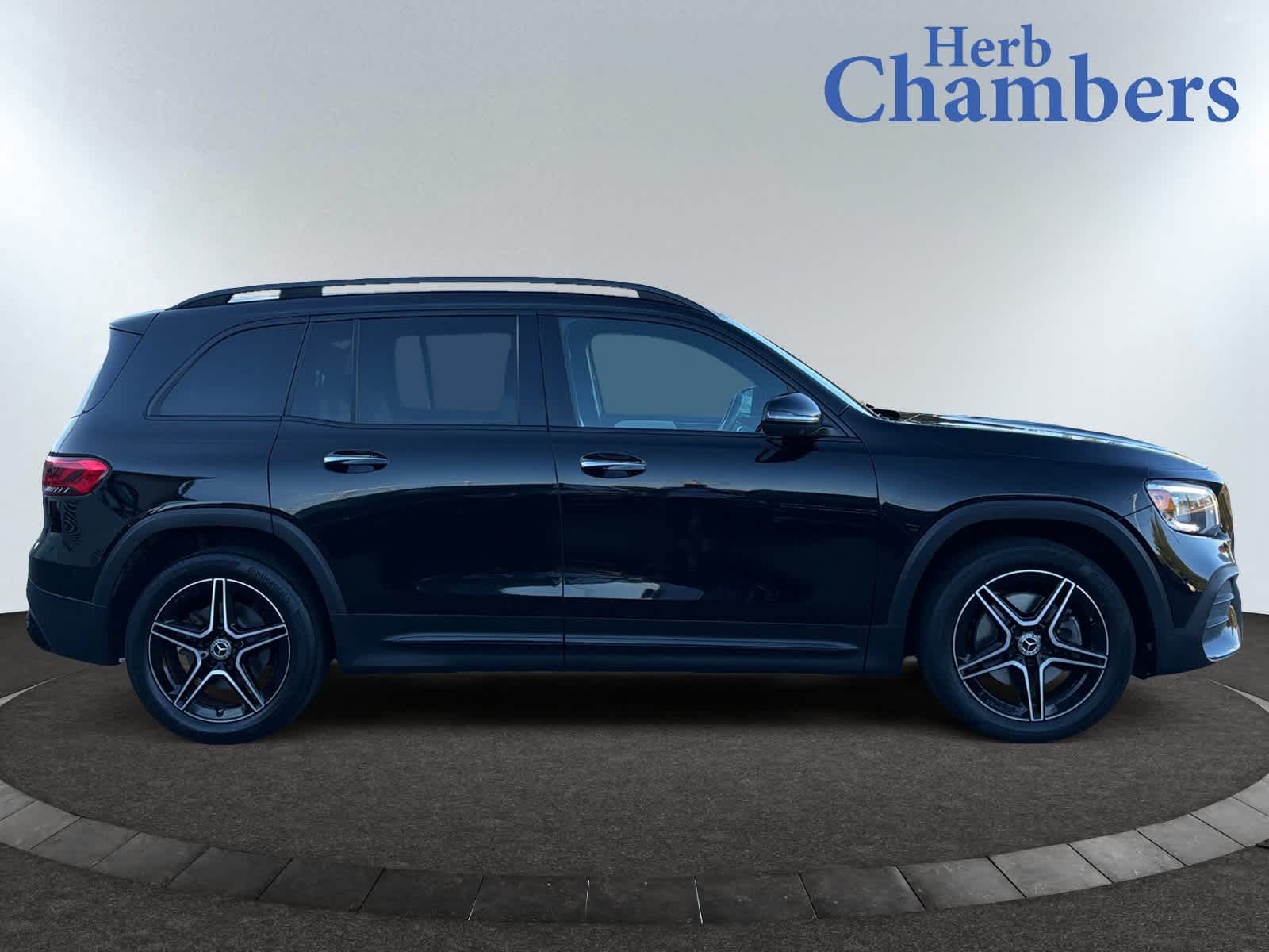 used 2021 Mercedes-Benz GLB 250 car, priced at $25,898