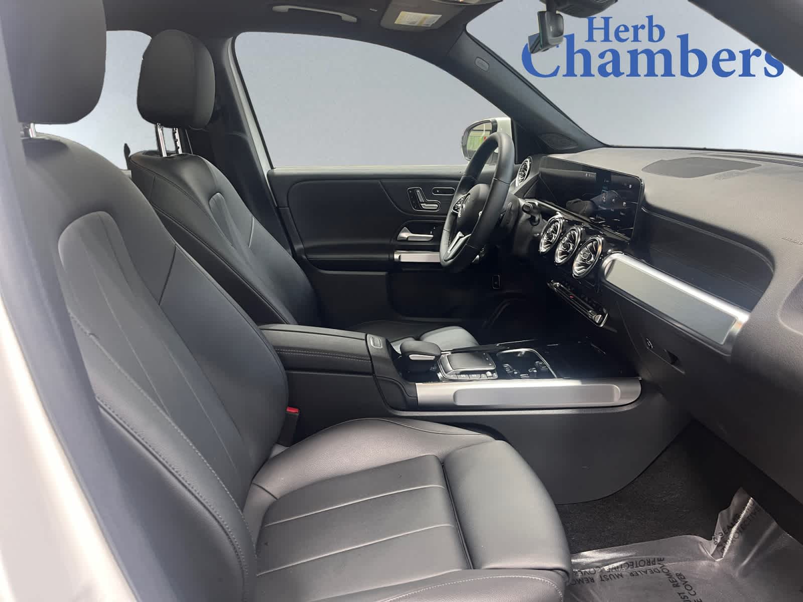 used 2023 Mercedes-Benz GLB 250 car, priced at $35,497