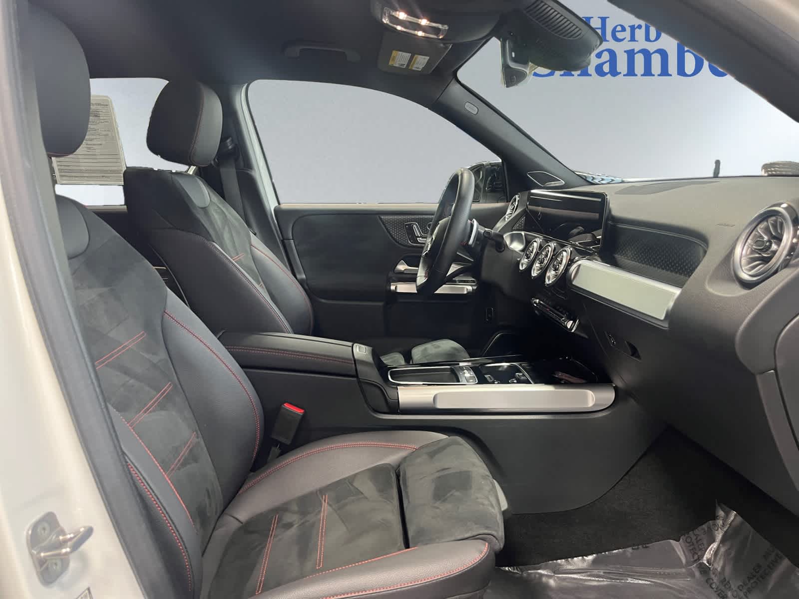 used 2025 Mercedes-Benz GLB 250 car, priced at $45,497