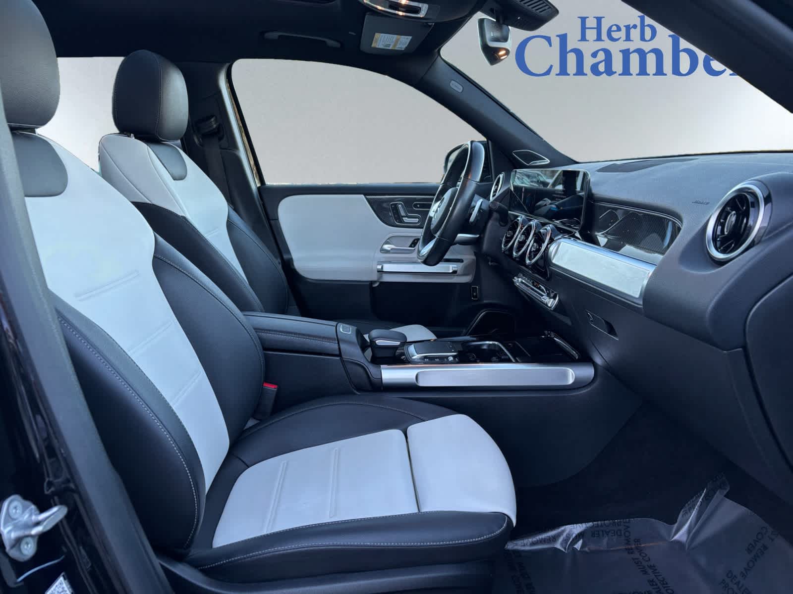 used 2021 Mercedes-Benz GLB 250 car, priced at $25,898