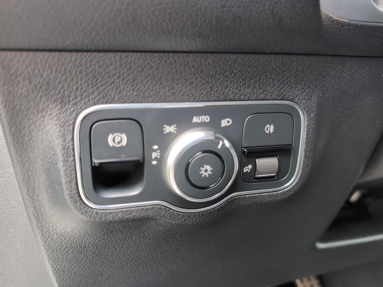 used 2022 Mercedes-Benz GLB 250 car, priced at $27,397