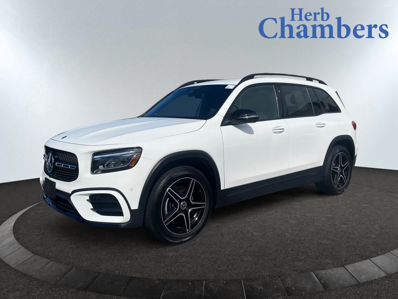 used 2025 Mercedes-Benz GLB 250 car, priced at $45,497