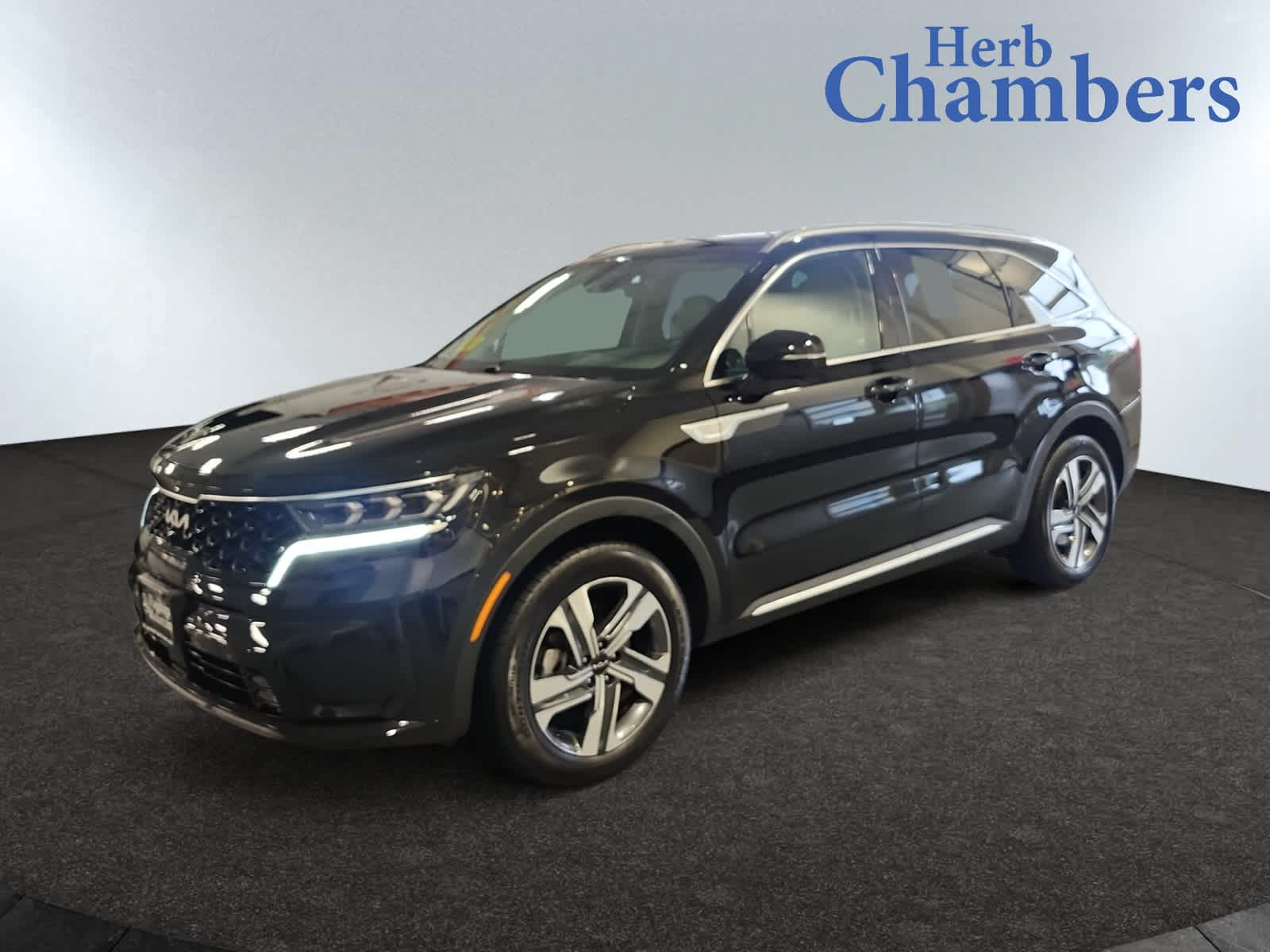 used 2023 Kia Sorento Hybrid car, priced at $25,196