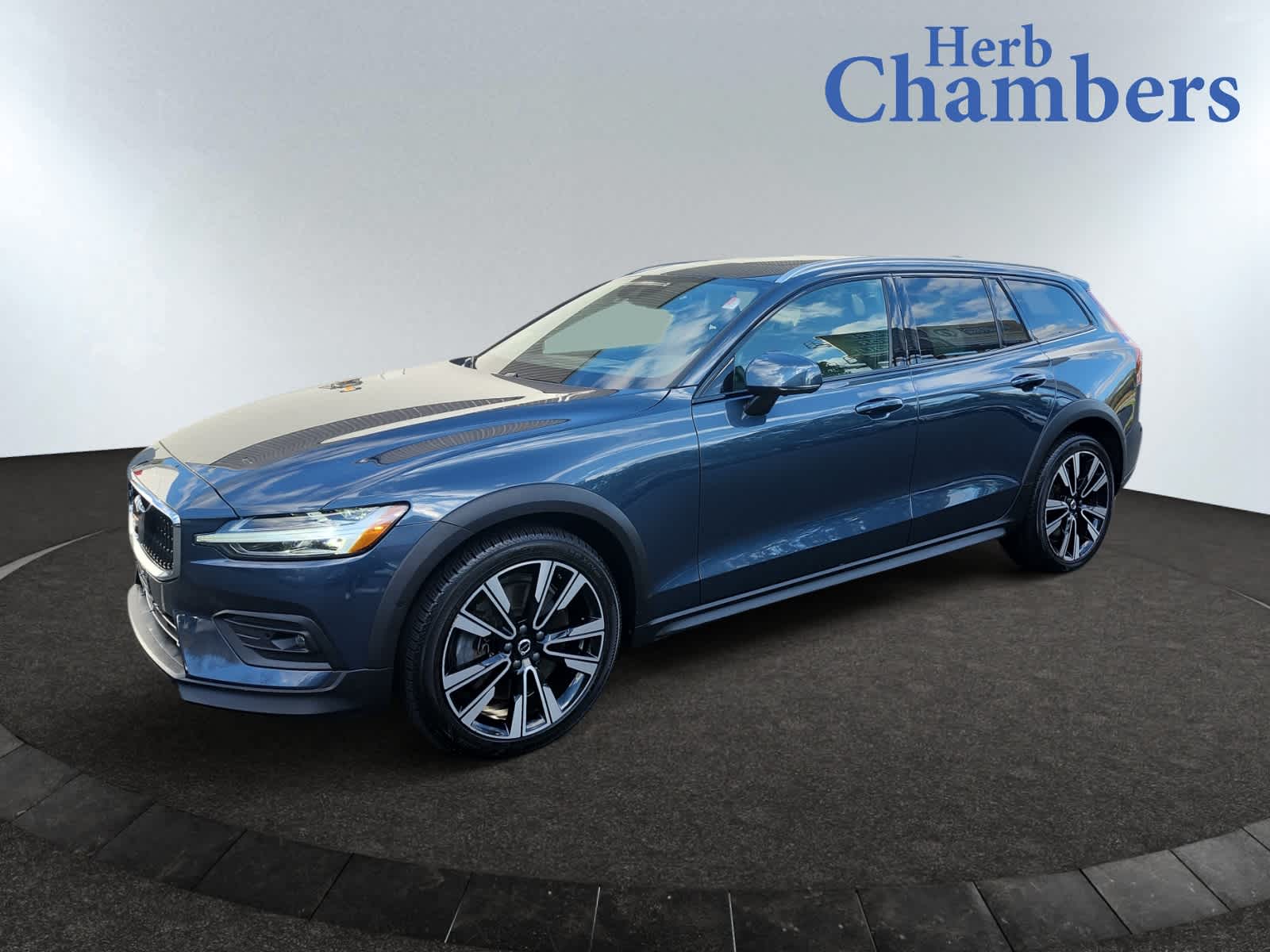 used 2021 Volvo V60 Cross Country car, priced at $27,496