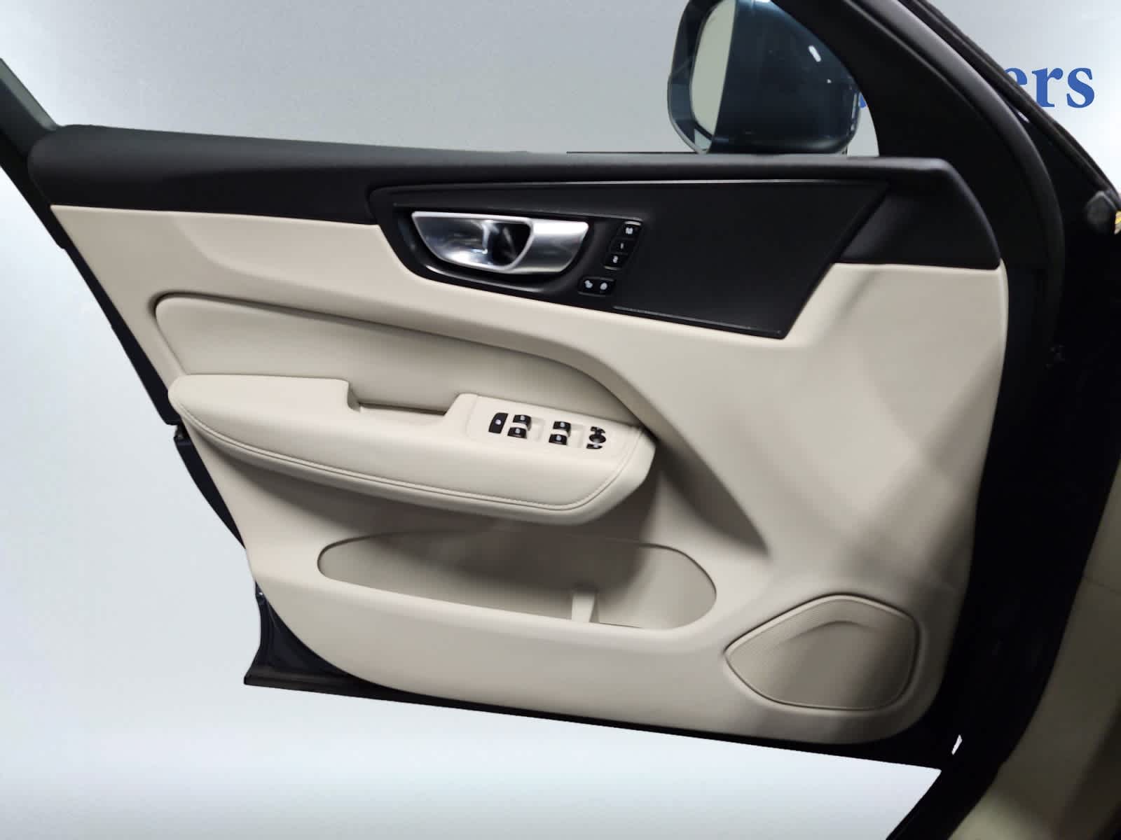 used 2022 Volvo XC60 car, priced at $30,096