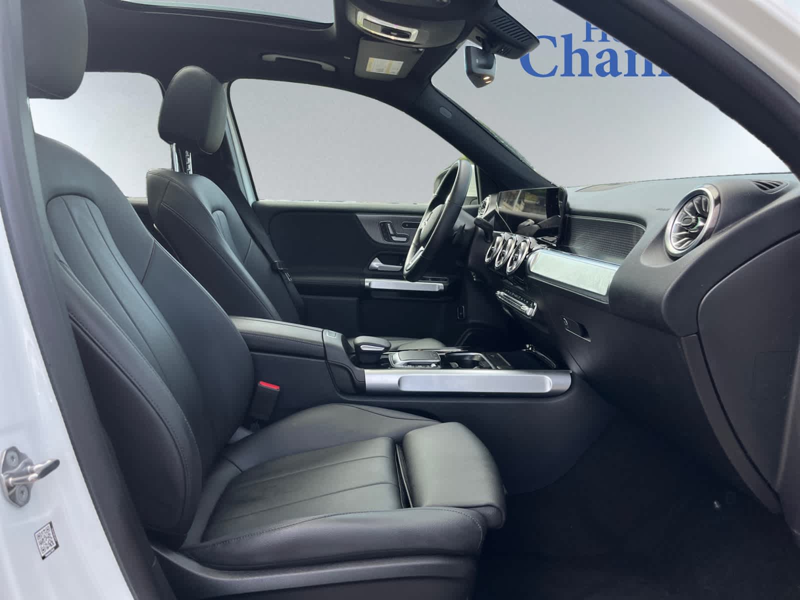 used 2022 Mercedes-Benz GLB 250 car, priced at $31,998
