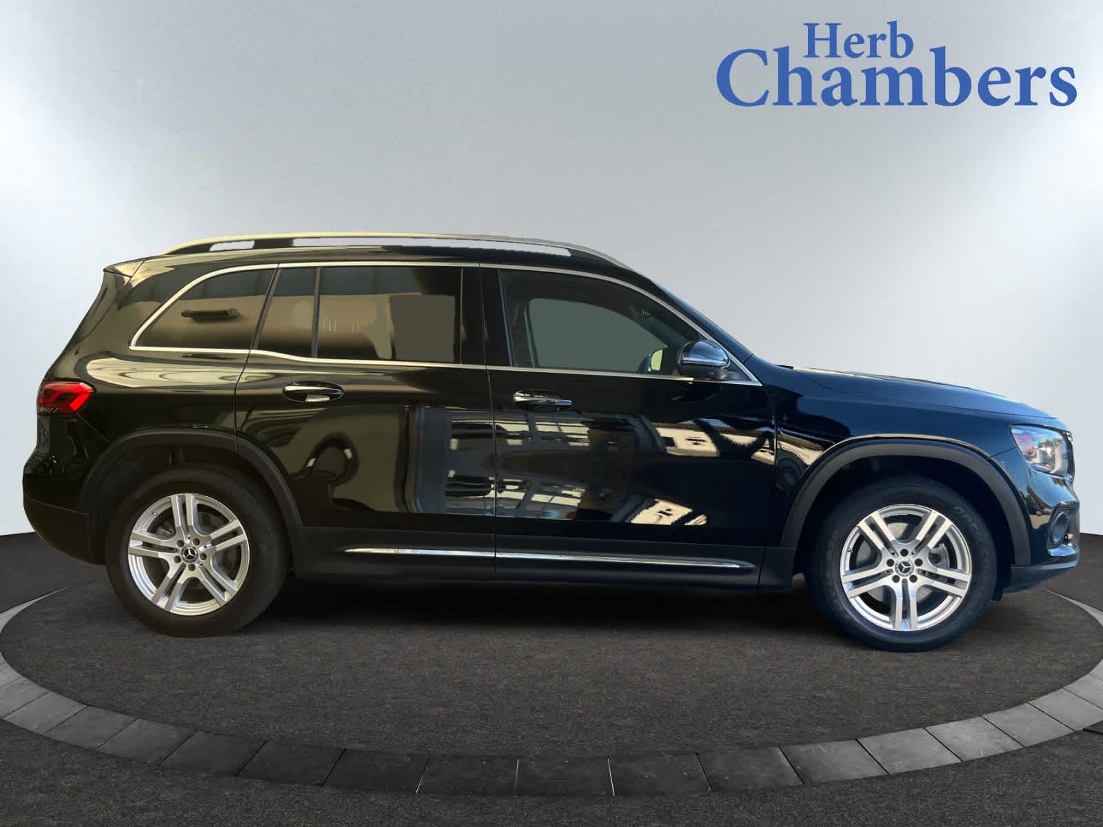 used 2022 Mercedes-Benz GLB 250 car, priced at $34,497