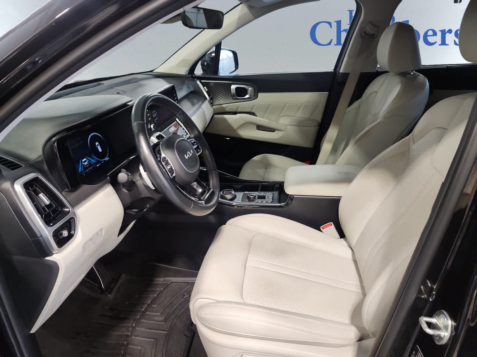 used 2023 Kia Sorento Hybrid car, priced at $25,196