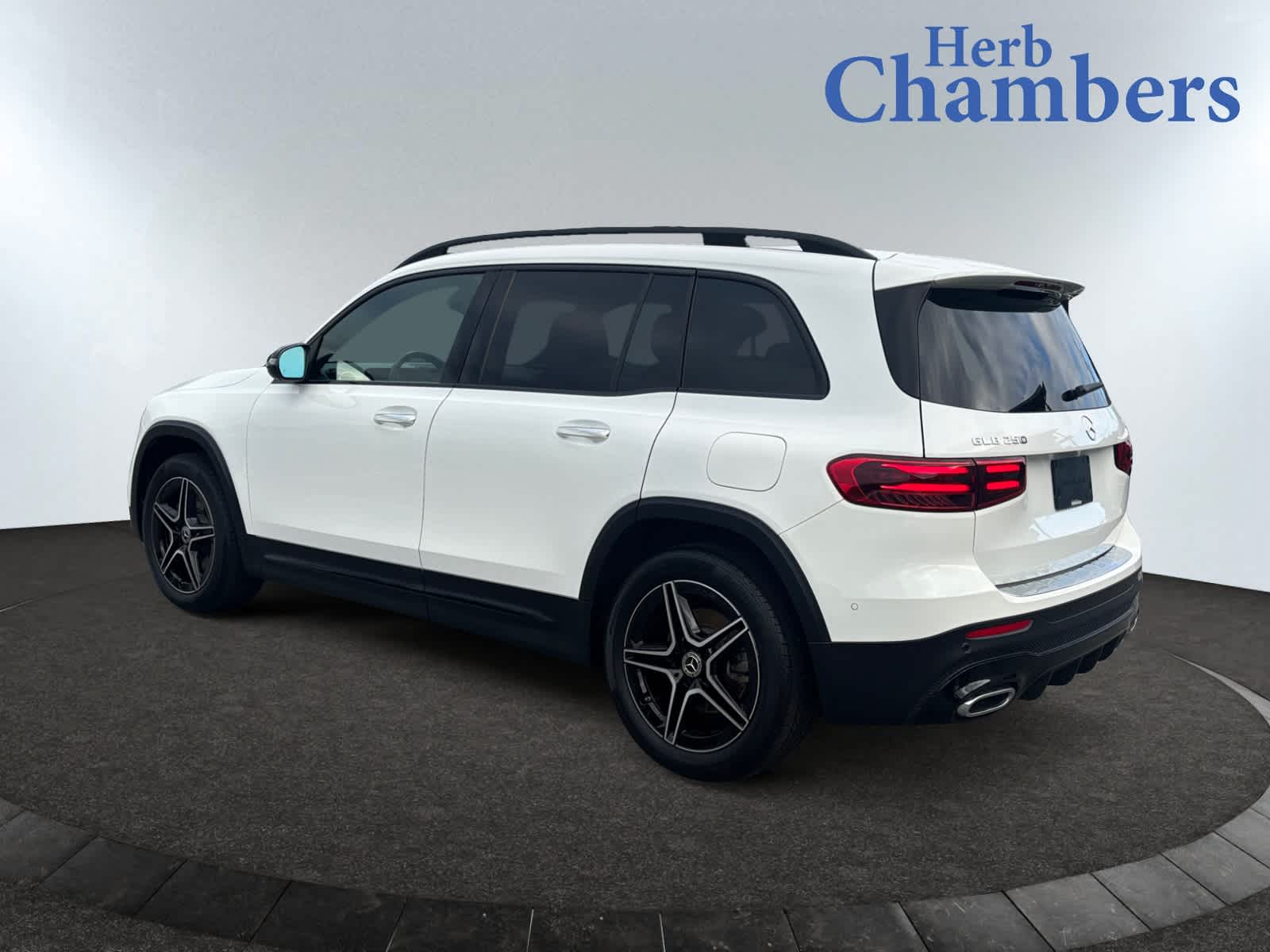 used 2025 Mercedes-Benz GLB 250 car, priced at $47,998