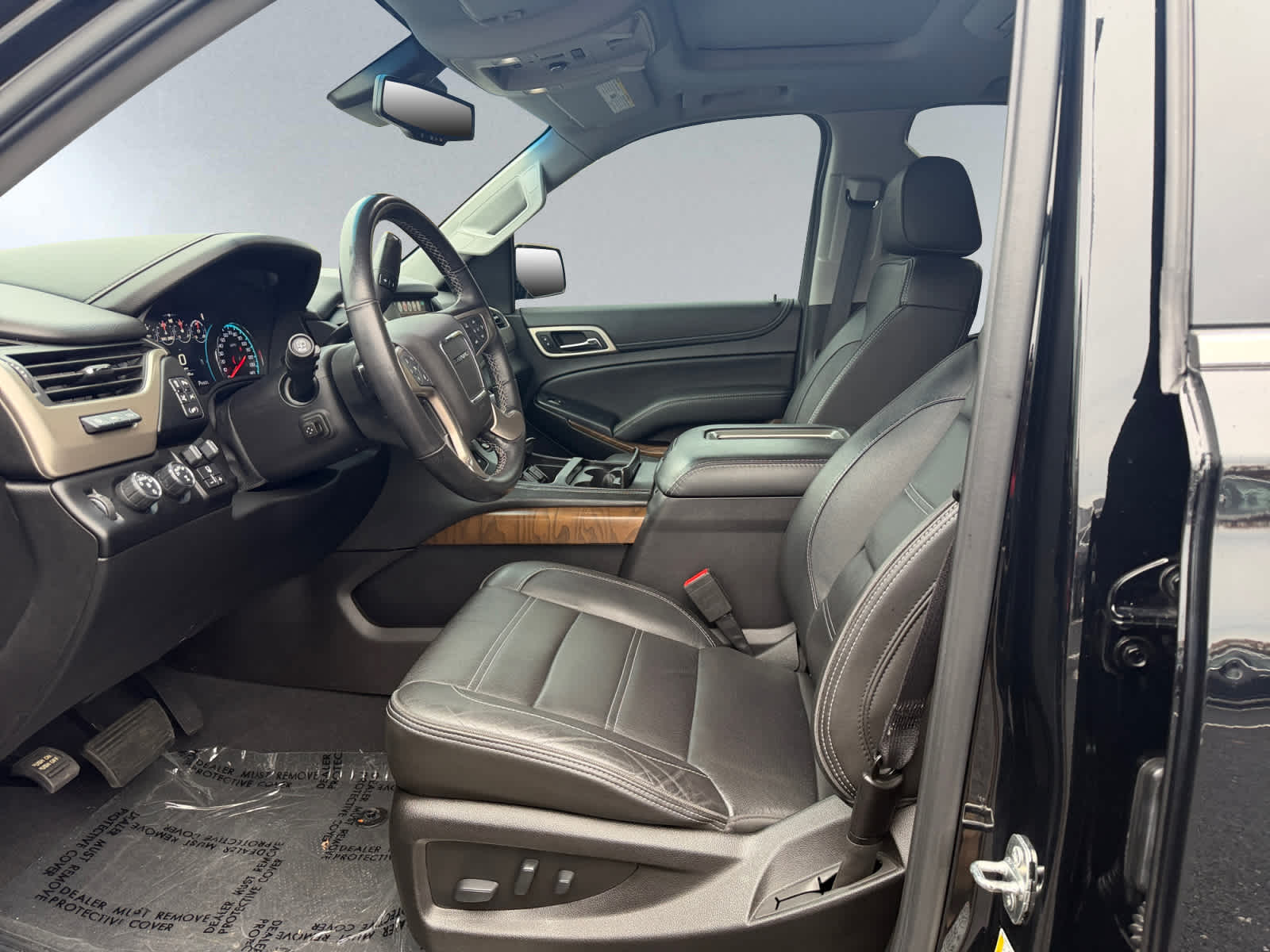 used 2019 GMC Yukon XL car, priced at $35,487