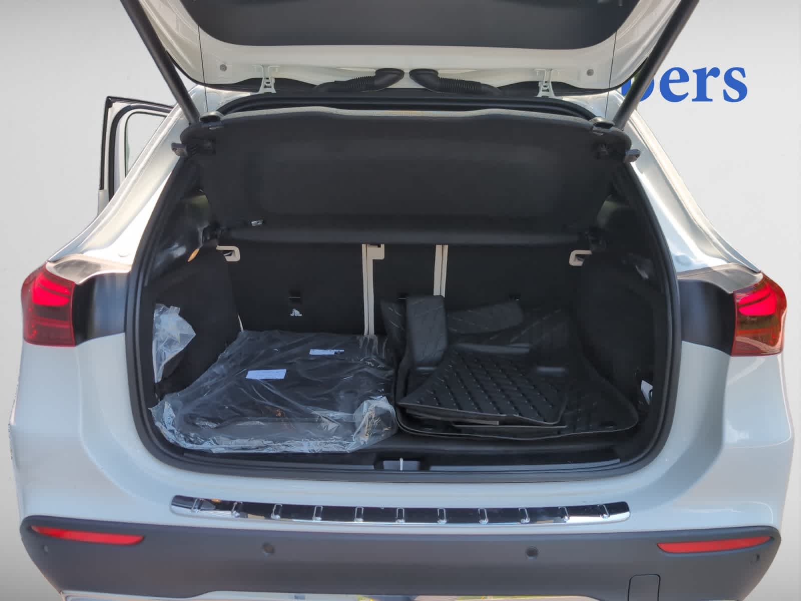 used 2025 Mercedes-Benz GLA 250 car, priced at $43,488