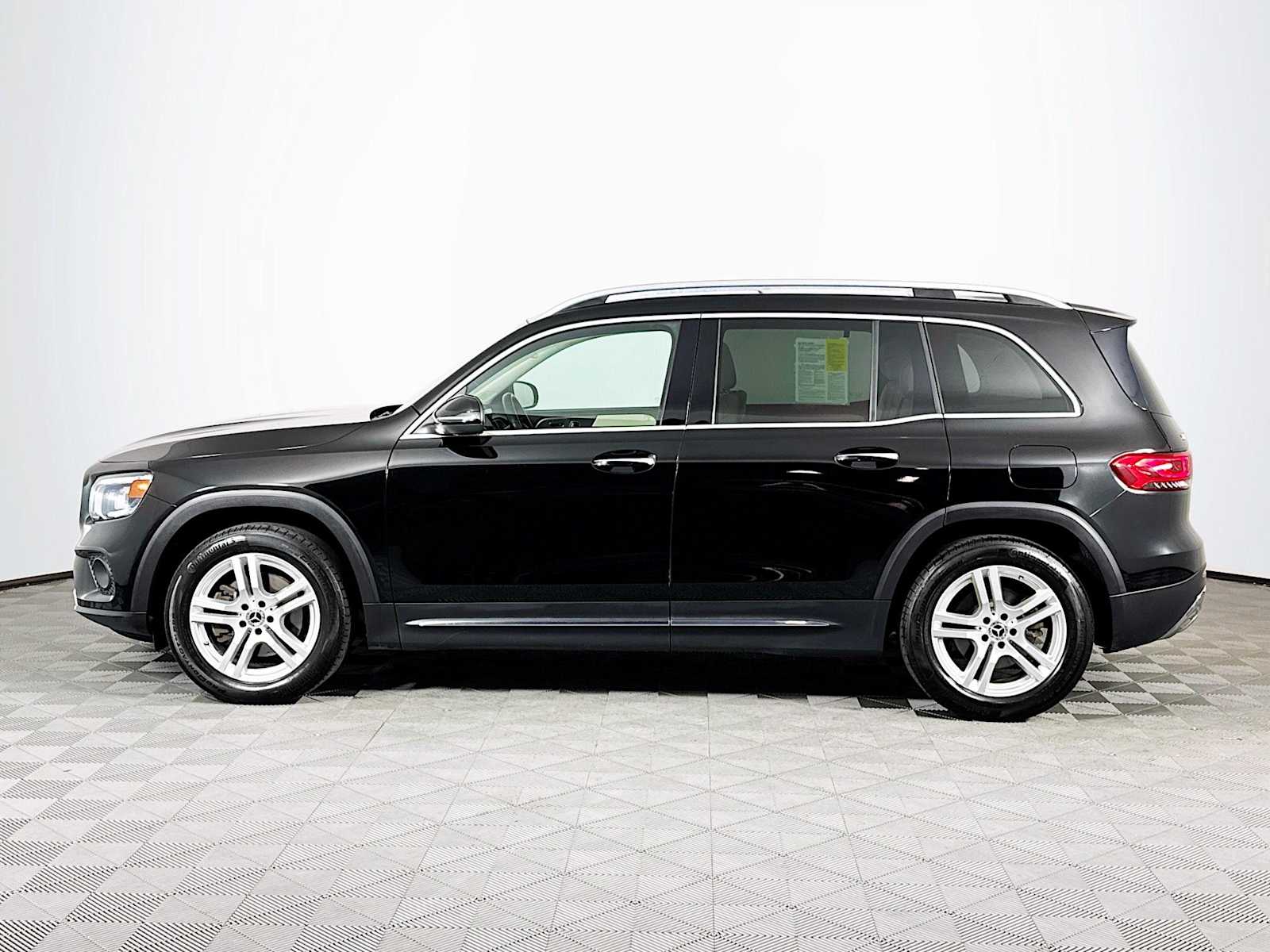 used 2021 Mercedes-Benz GLB 250 car, priced at $26,788