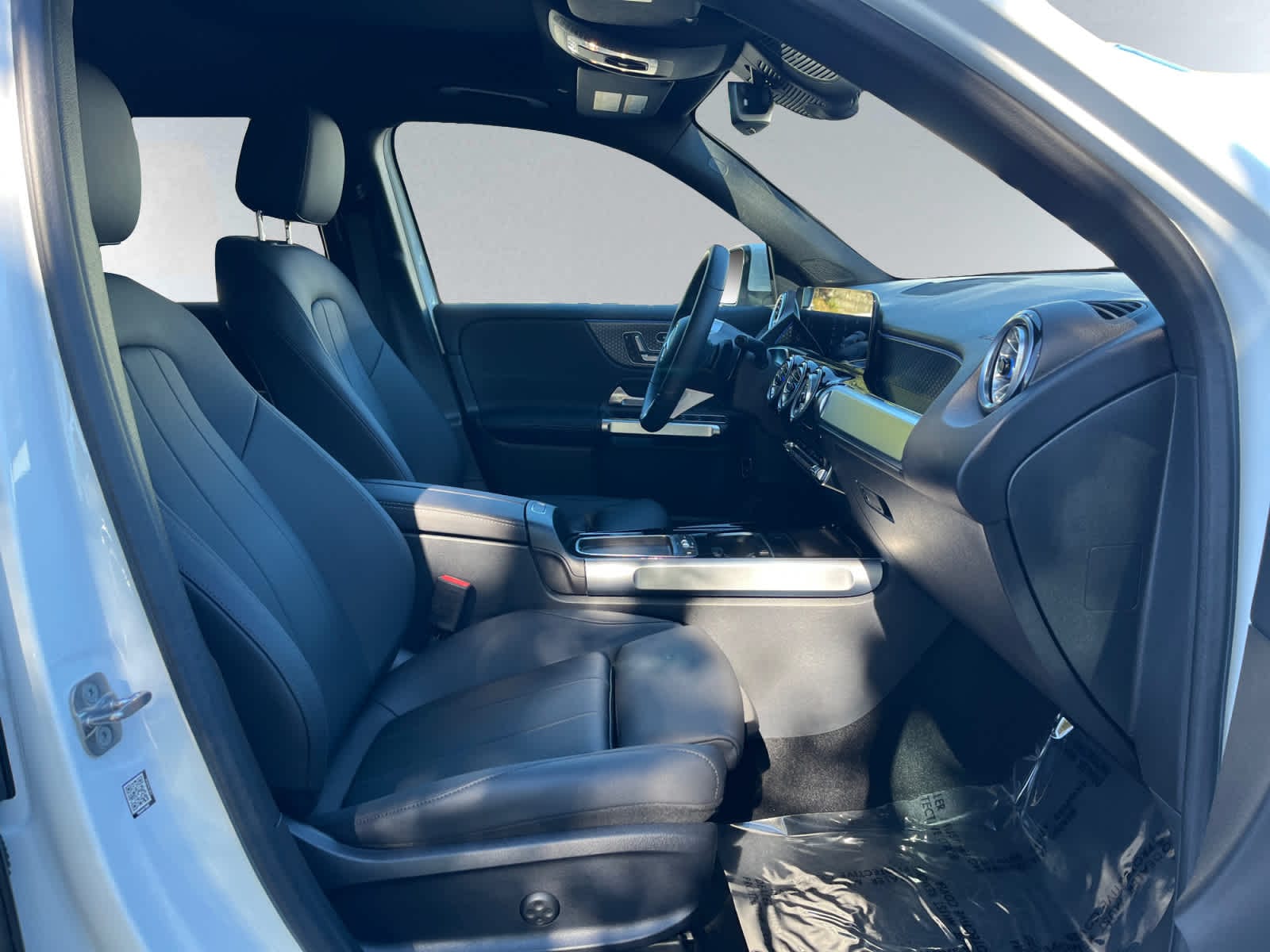 used 2025 Mercedes-Benz GLB 250 car, priced at $44,287