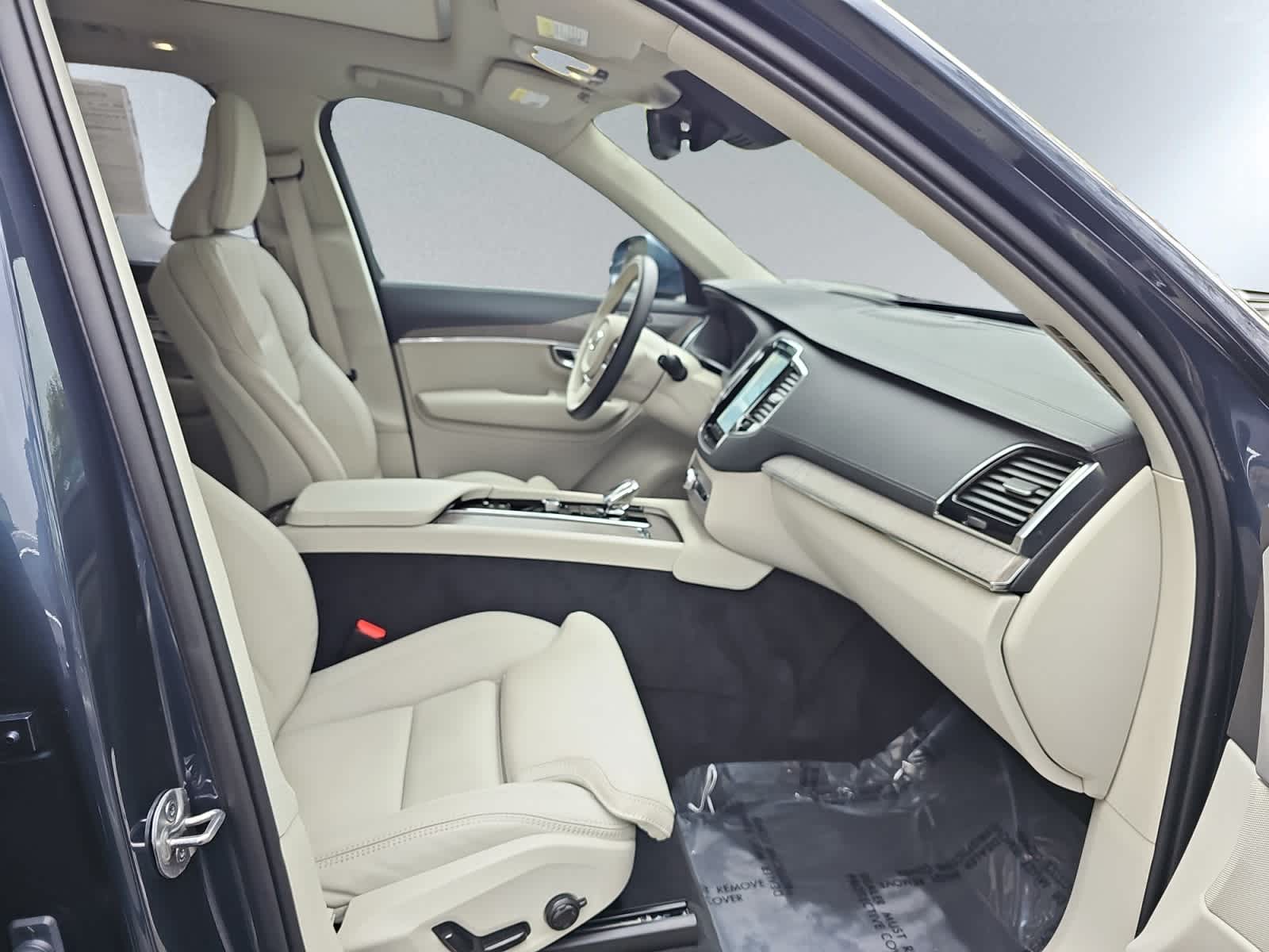 used 2024 Volvo XC90 car, priced at $45,987